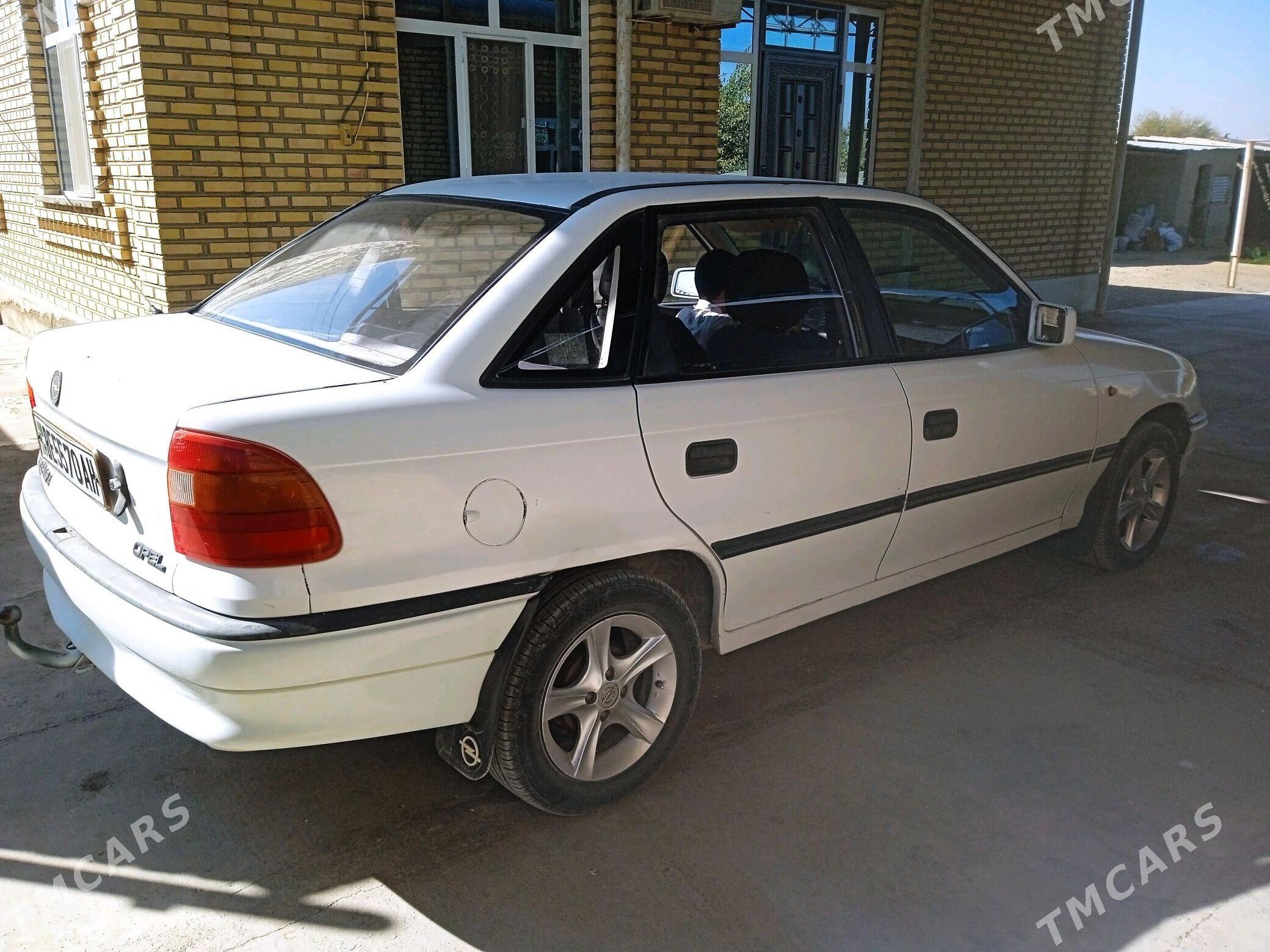 Opel Astra 1992 - 55 000 TMT - Bäherden - img 3