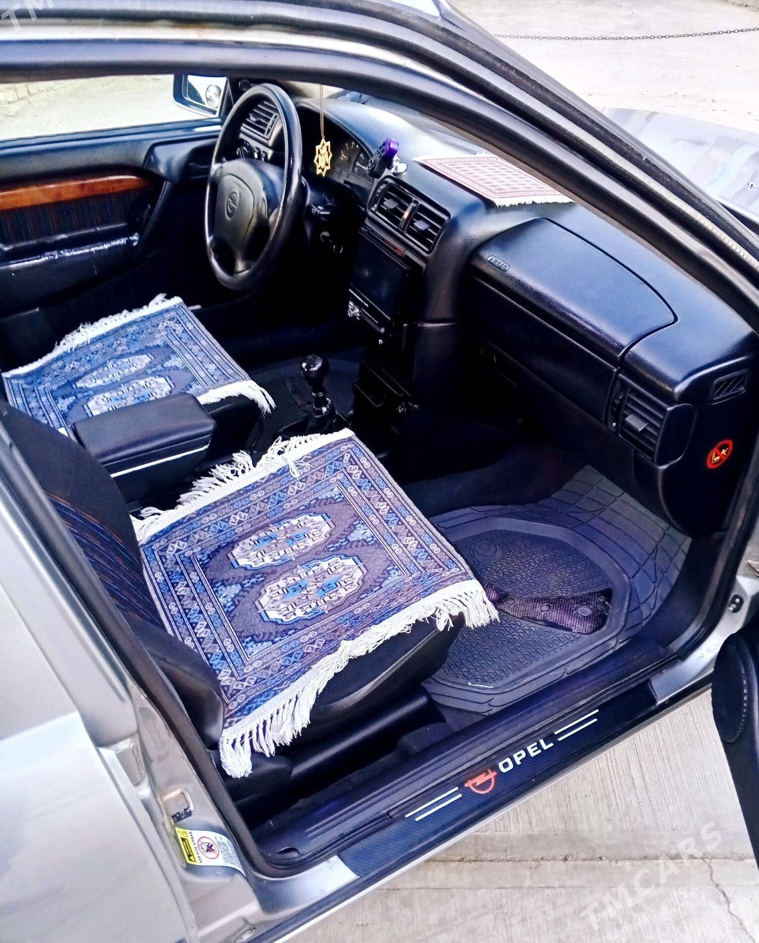 Opel Vectra 1994 - 65 000 TMT - Мары - img 8