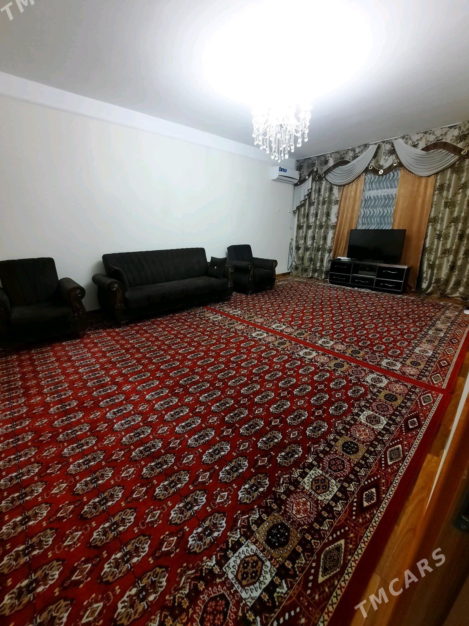 satlyk jay - Mary - img 1