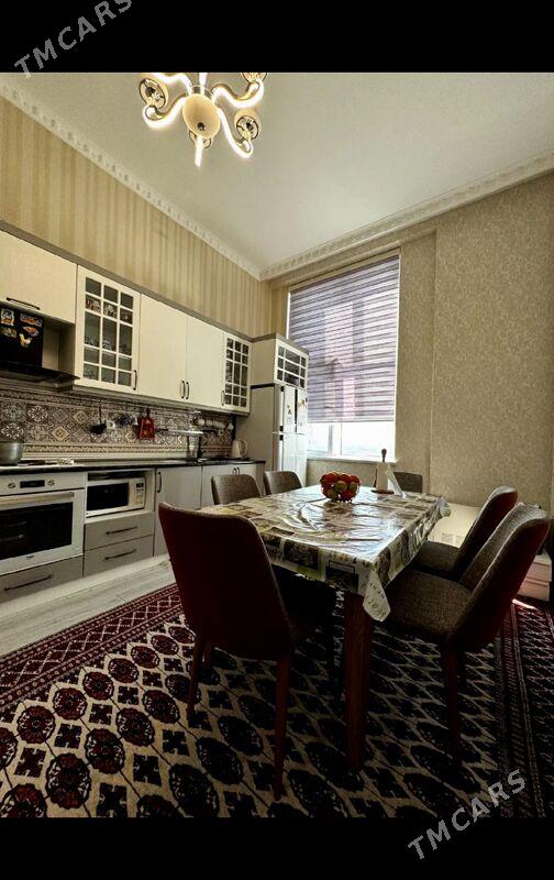 Garaşsyzlyk Elitka Satlyk - ул. Советская (Гарашсызлык шаёлы) - img 6