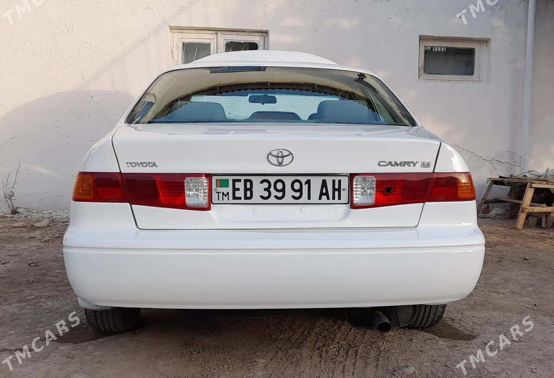 Toyota Camry 2000 - 116 000 TMT - Теджен - img 4
