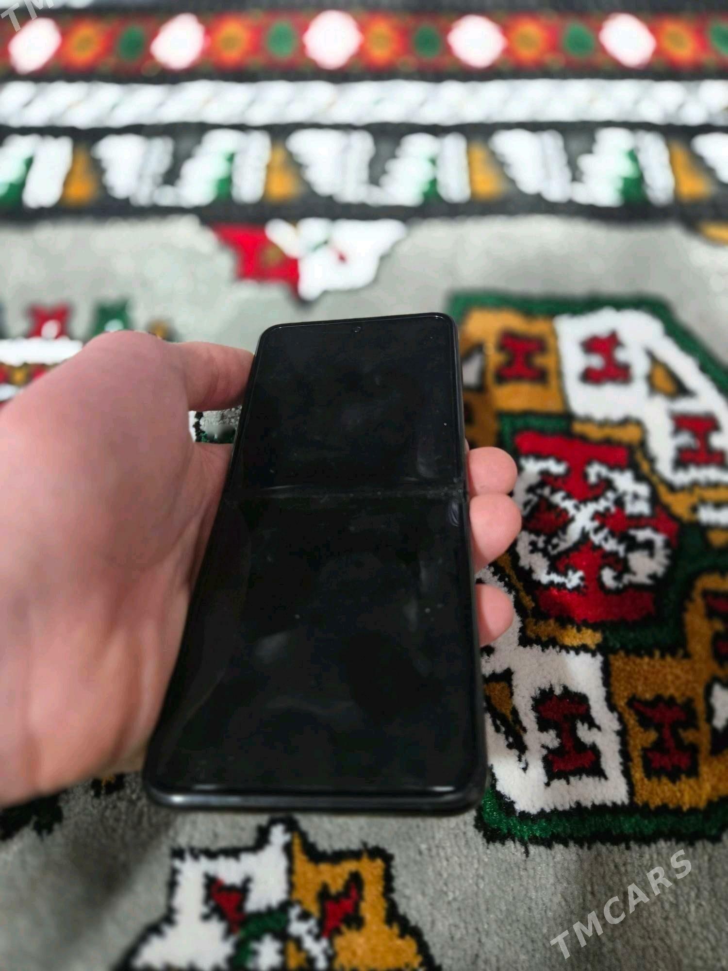 Z flip 3 - Köşi - img 3