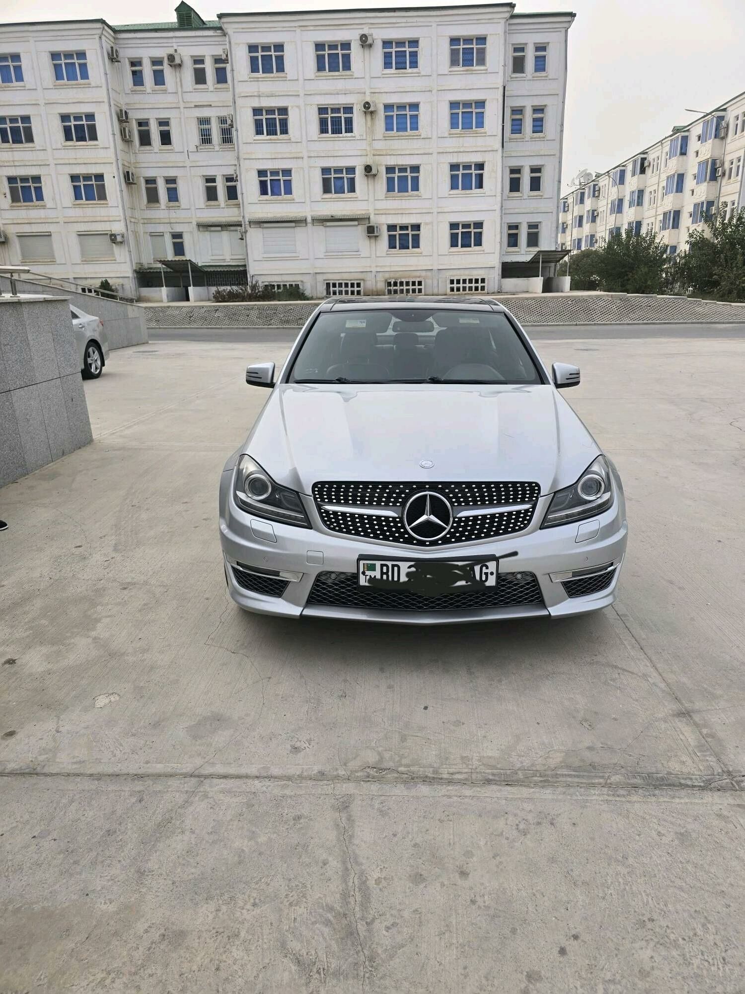 Mercedes-Benz C350 2010 - 250 000 TMT - Бузмеин - img 5