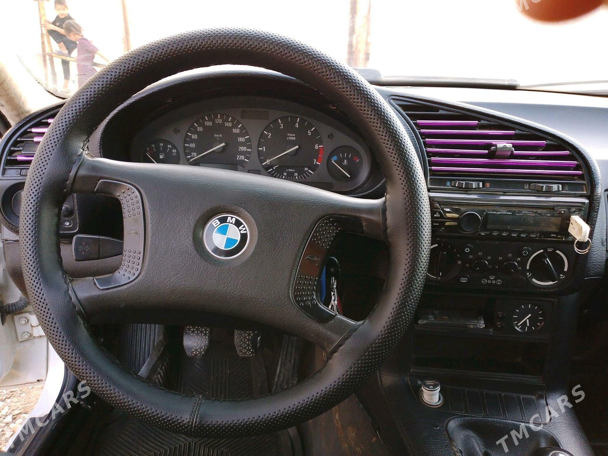 BMW 320 1992 - 30 000 TMT - Сакар - img 3