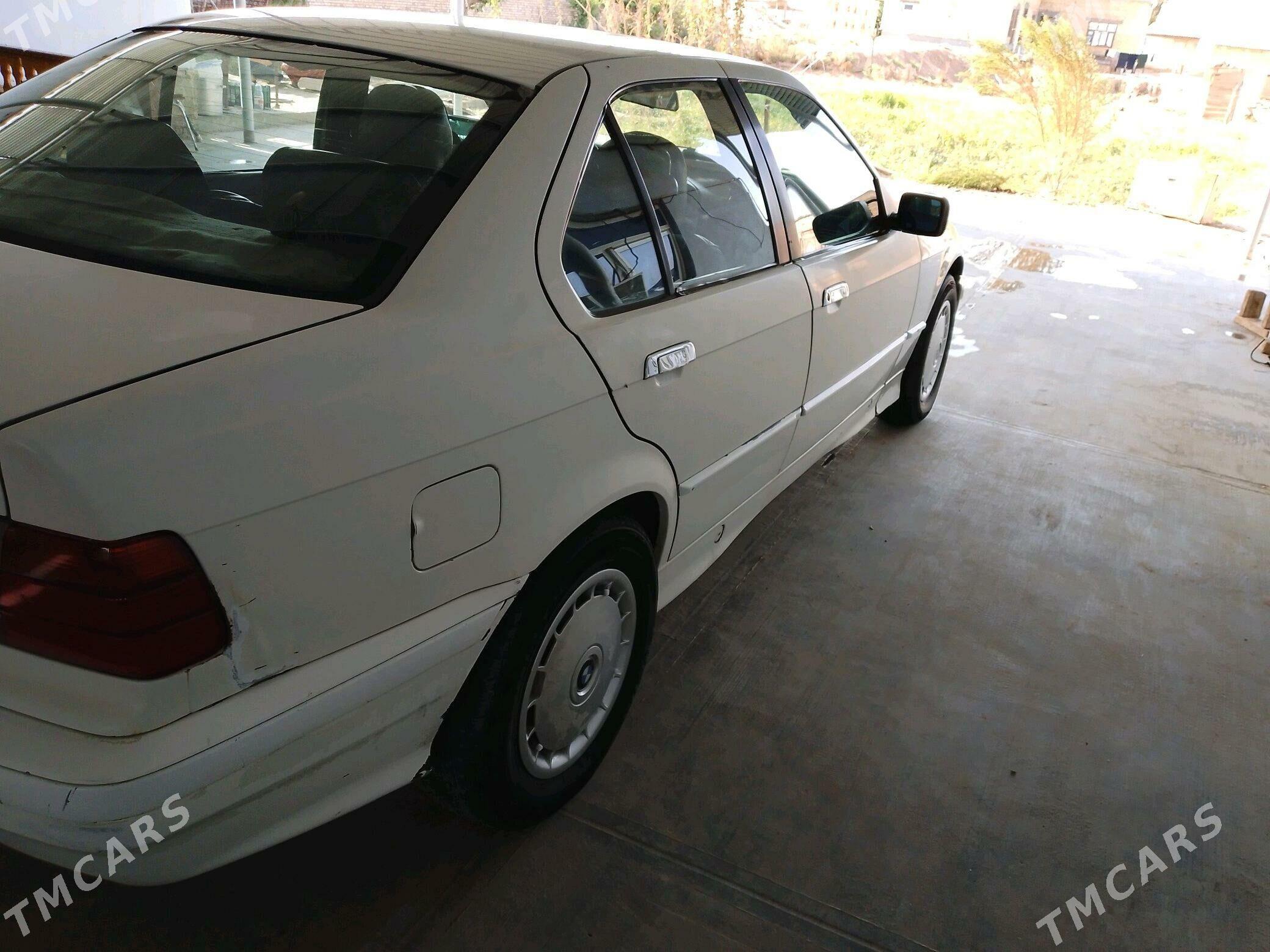 BMW 320 1992 - 30 000 TMT - Сакар - img 5