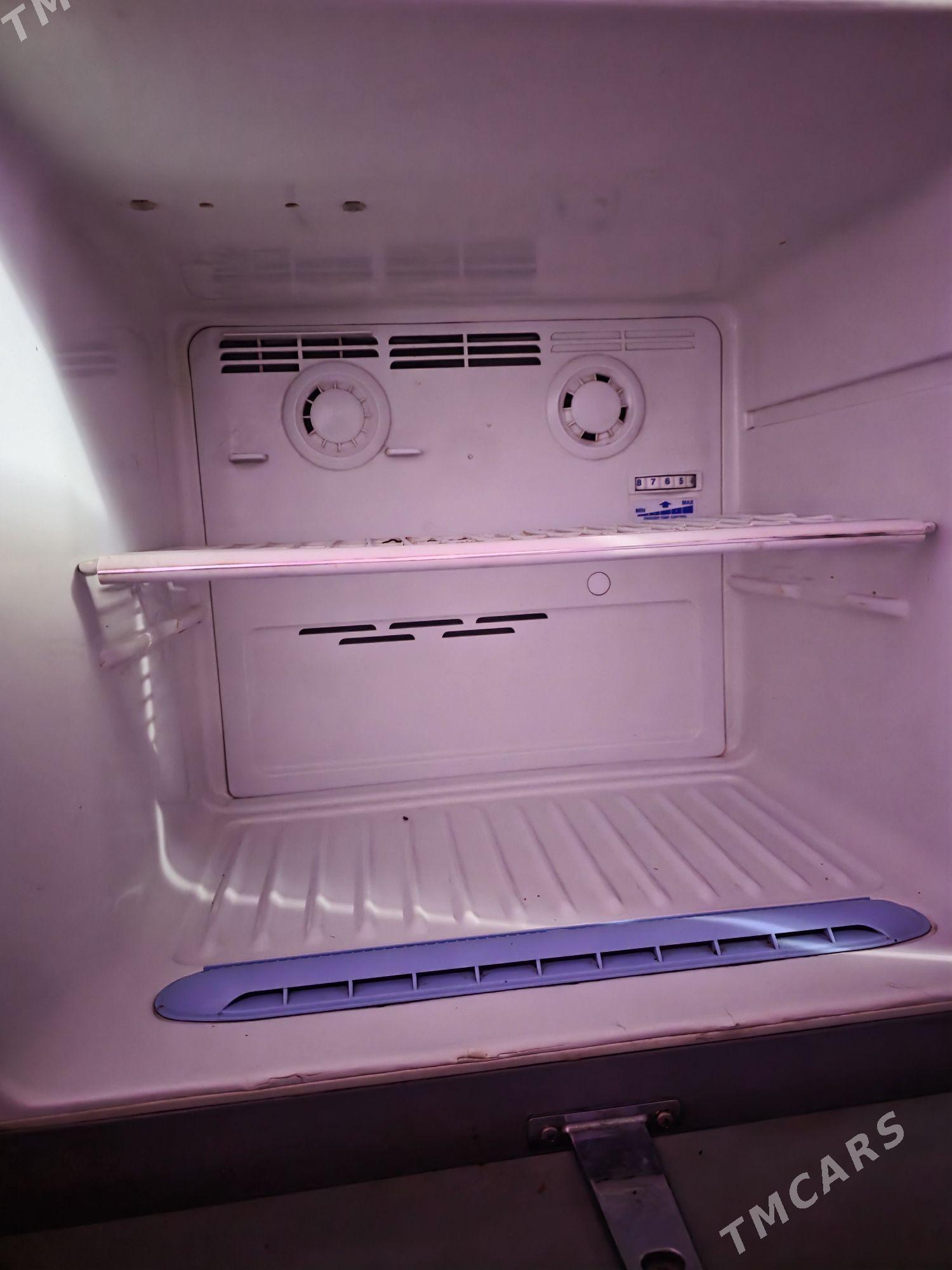 holadilnik - 11 mkr - img 1