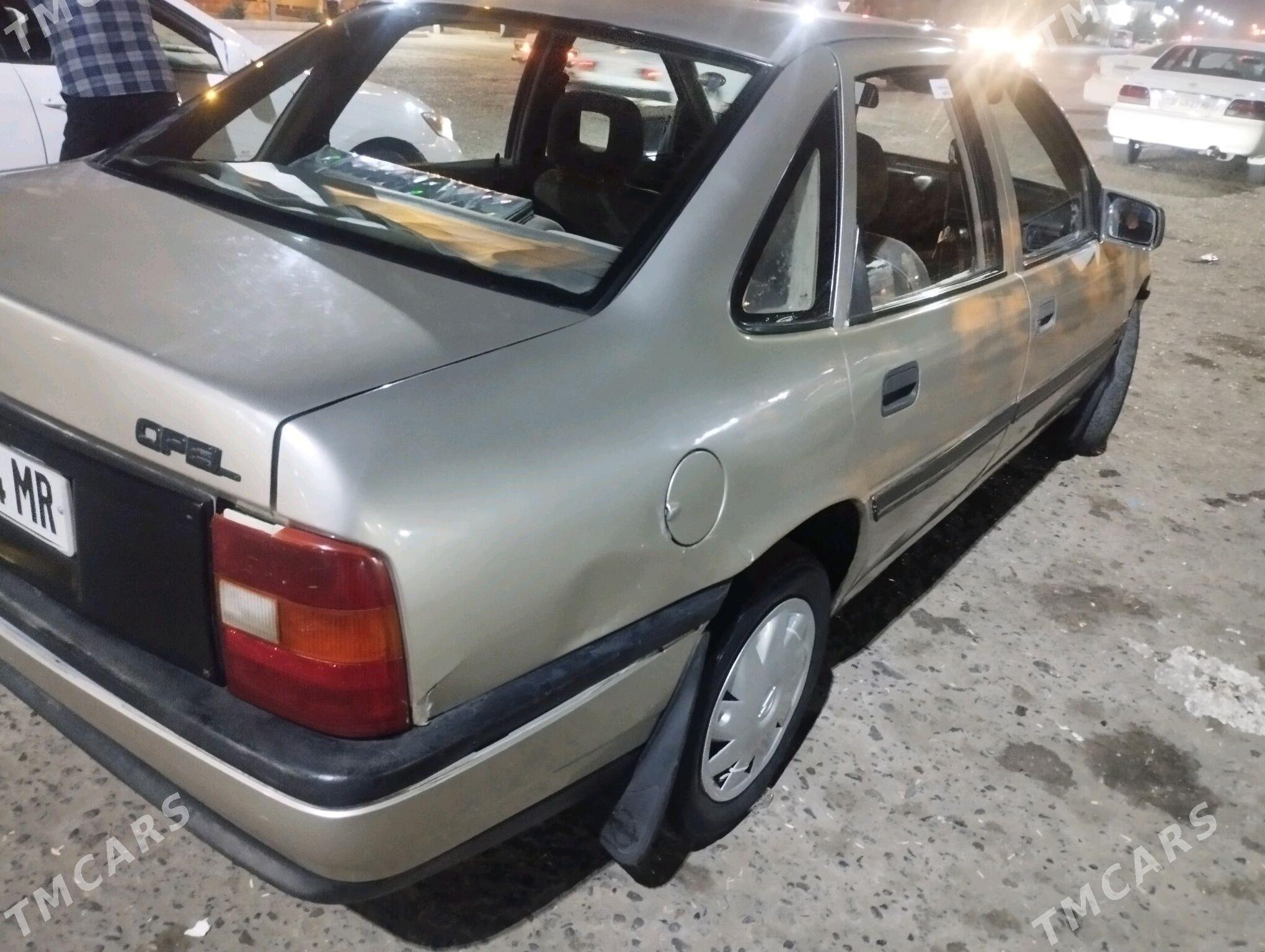 Opel Vectra 1990 - 27 000 TMT - Мары - img 1