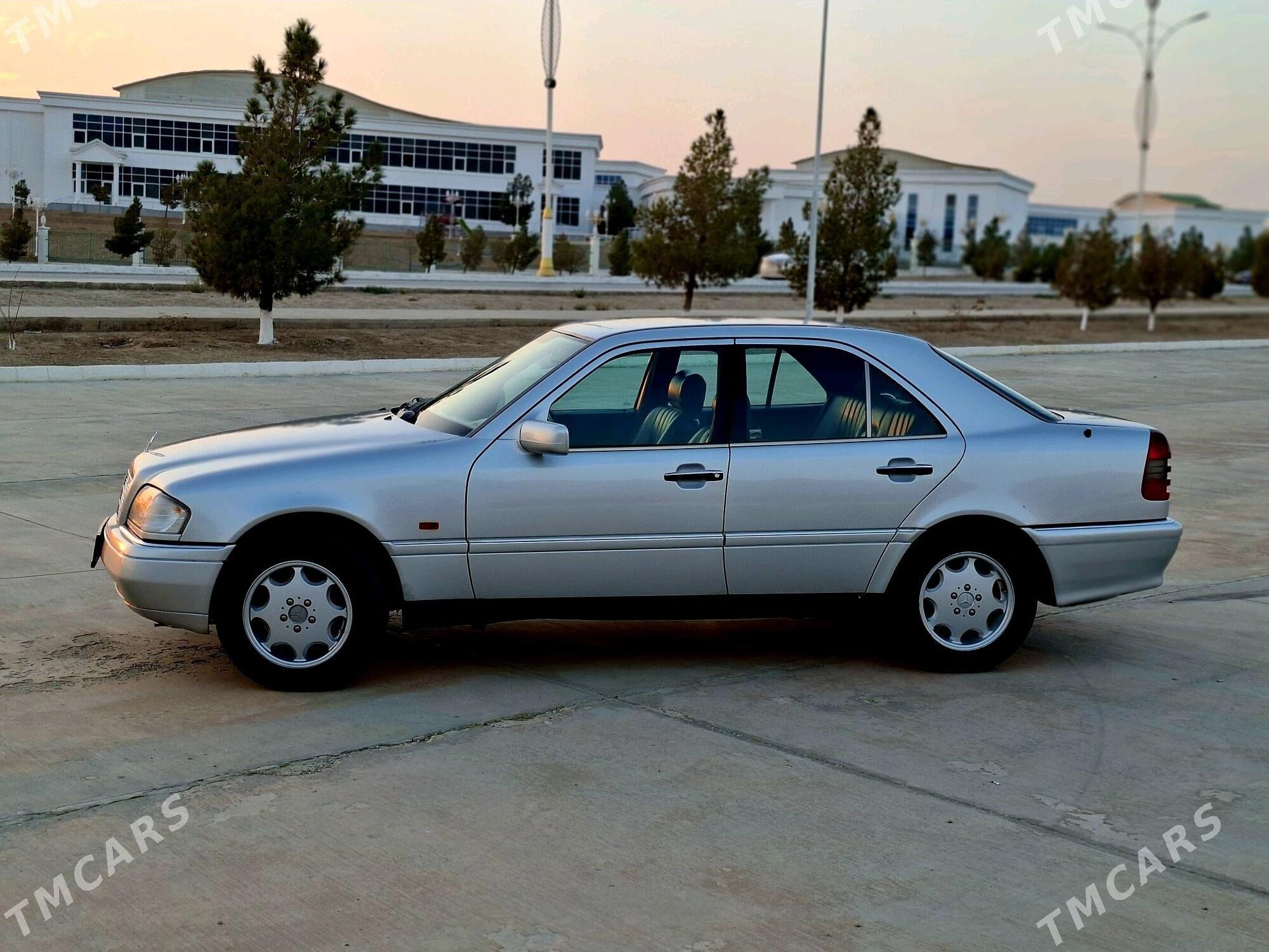 Mercedes-Benz C-Class 1994 - 74 000 TMT - Балканабат - img 5