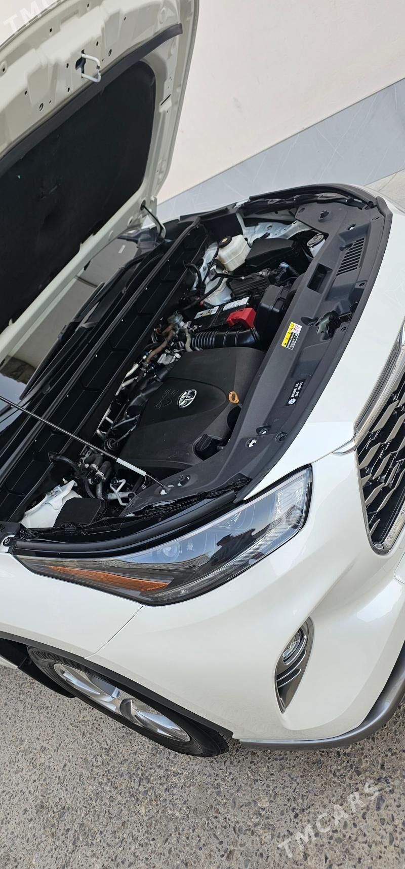 Toyota Highlander 2021 - 550 000 TMT - Мары - img 6