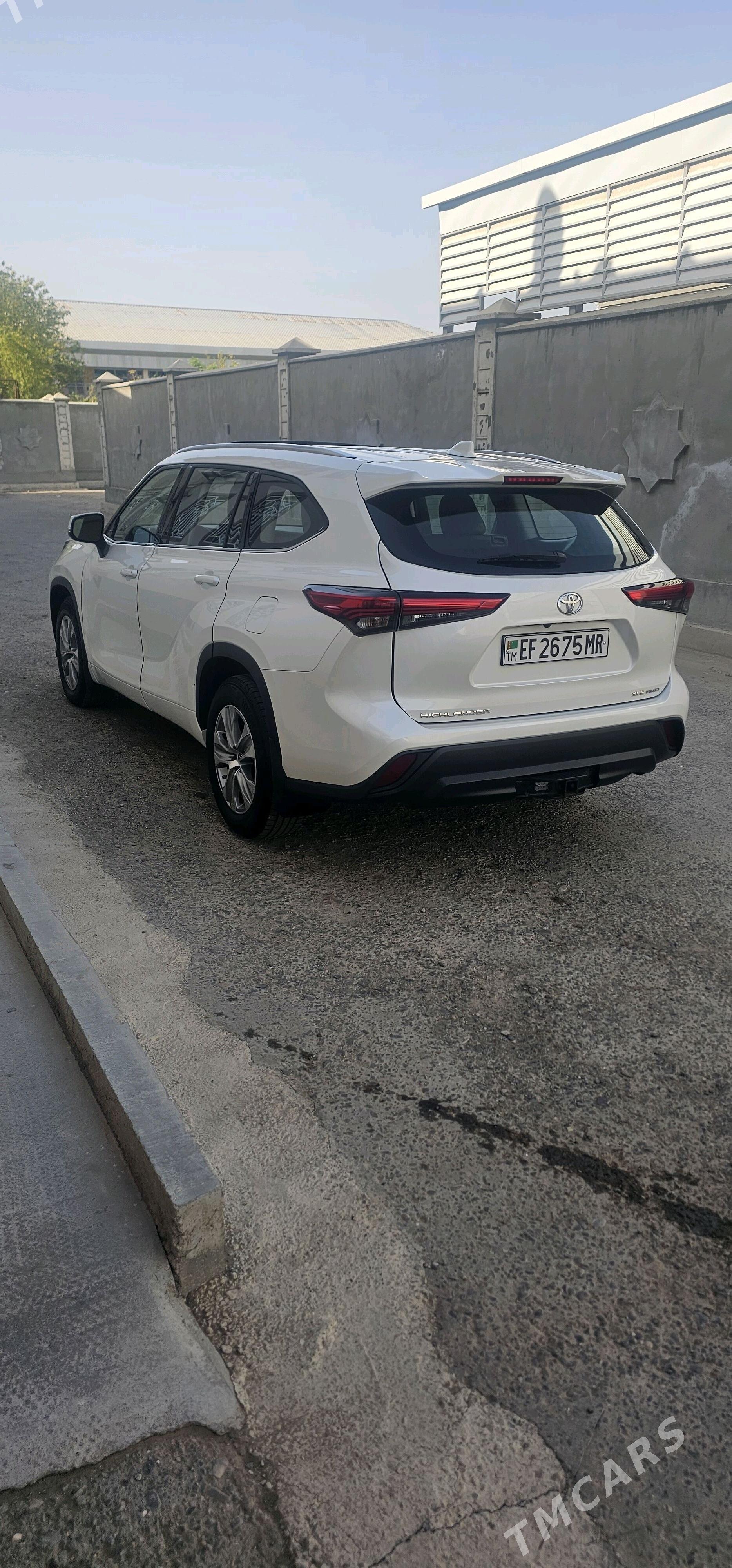 Toyota Highlander 2021 - 550 000 TMT - Мары - img 3