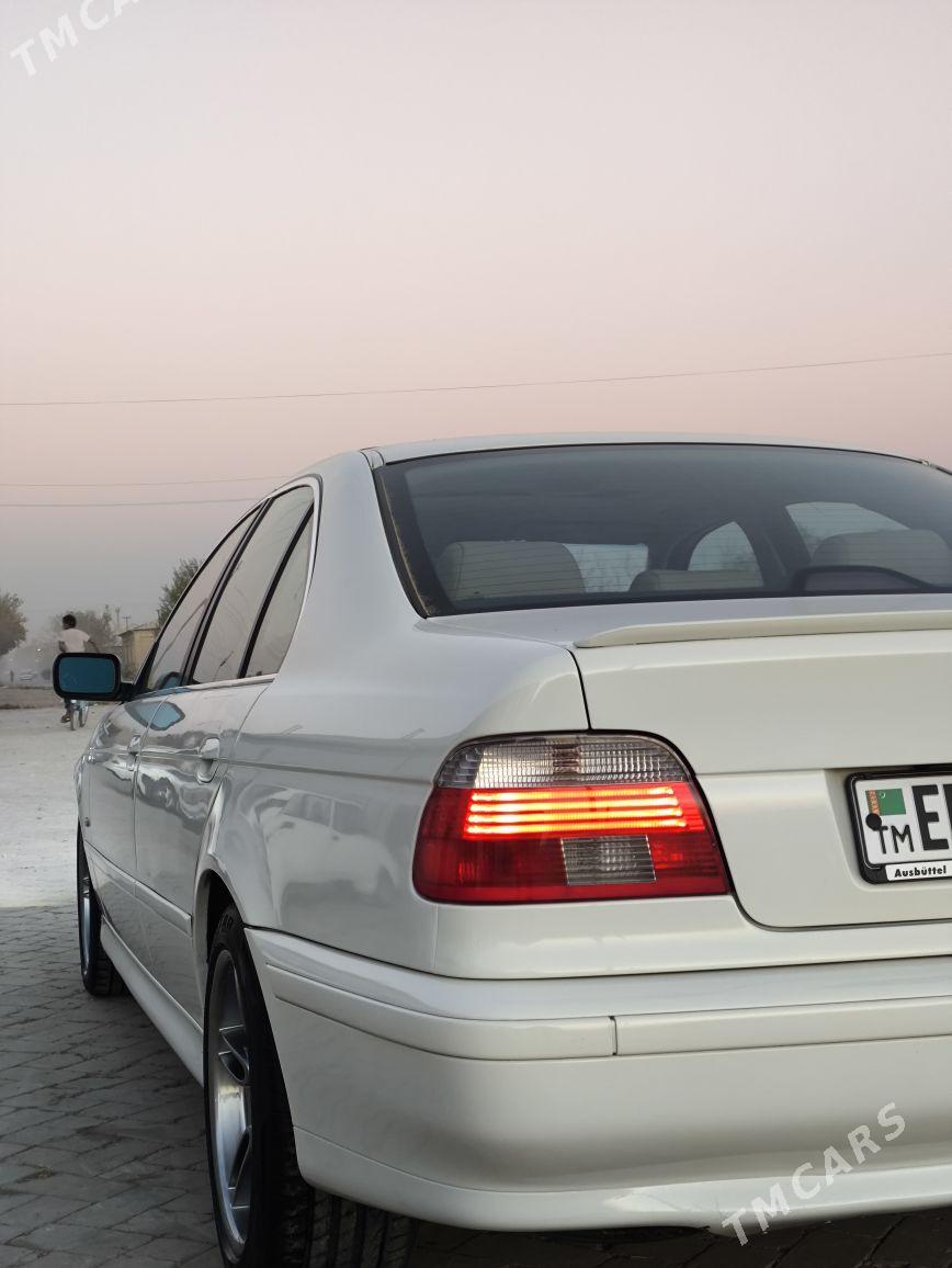 BMW E39 2003 - 120 000 TMT - Baýramaly - img 10