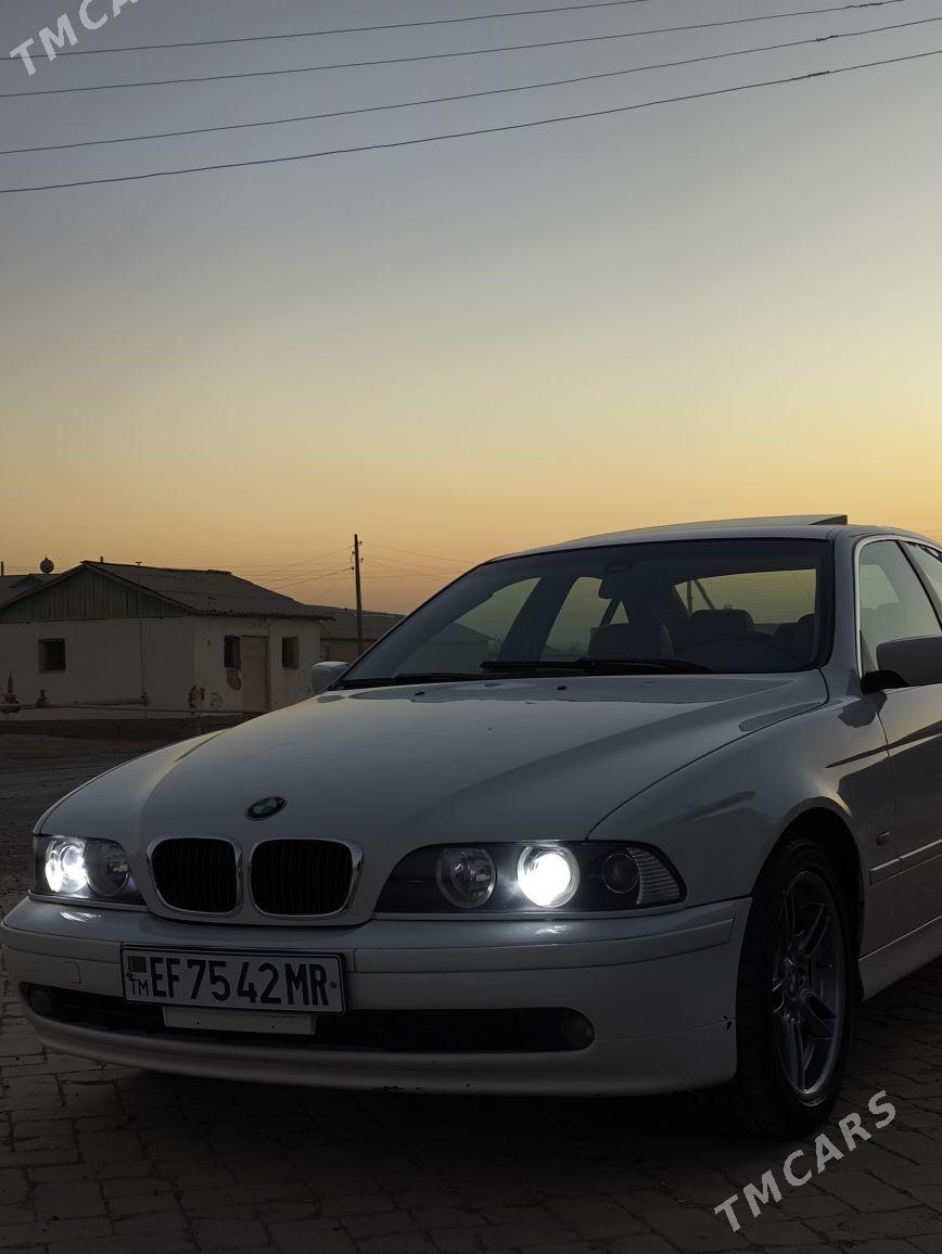BMW E39 2003 - 120 000 TMT - Baýramaly - img 9