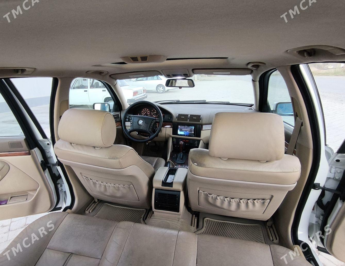 BMW E39 2003 - 120 000 TMT - Baýramaly - img 8