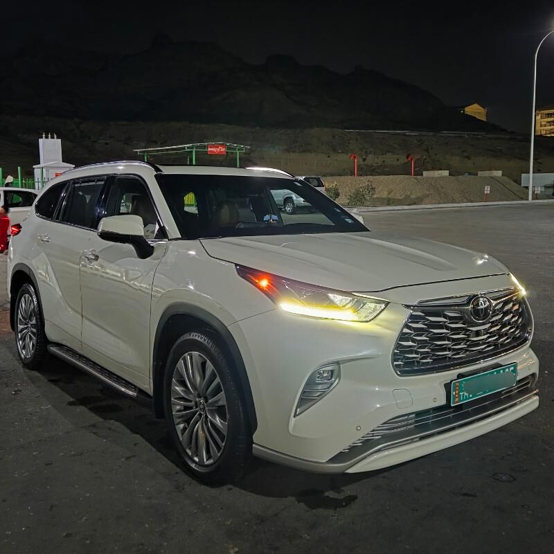 Toyota Highlander 2022 - 750 000 TMT - Büzmeýin - img 1