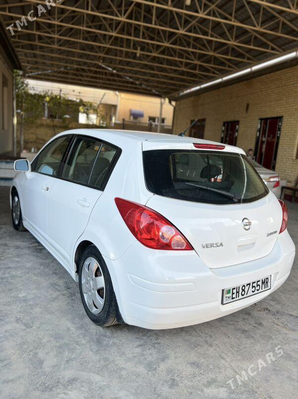 Nissan Versa 2009 - 130 000 TMT - Мары - img 4