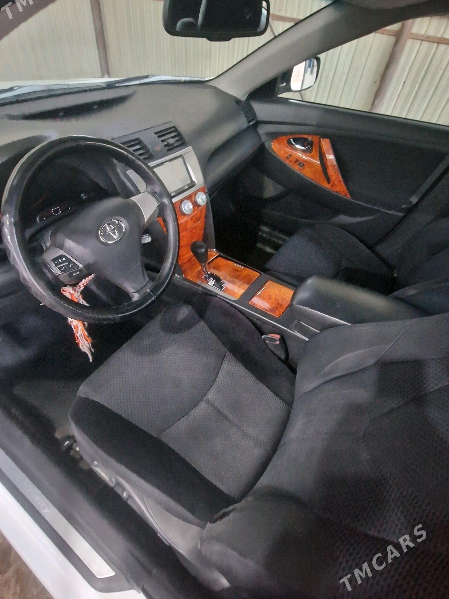 Toyota Camry 2010 - 240 000 TMT - Тагтабазар - img 8