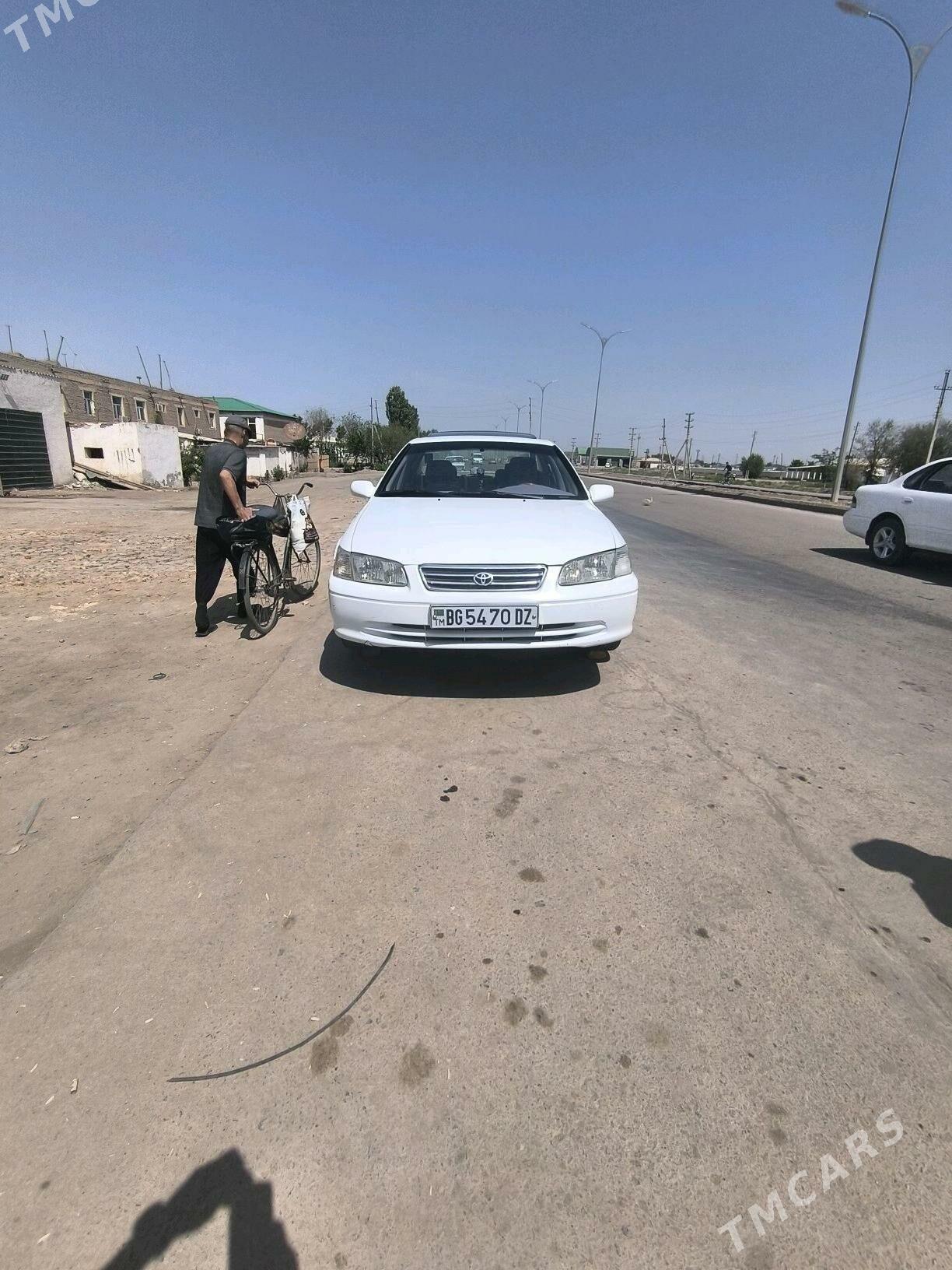 Toyota Camry 1999 - 140 000 TMT - Болдумсаз - img 3