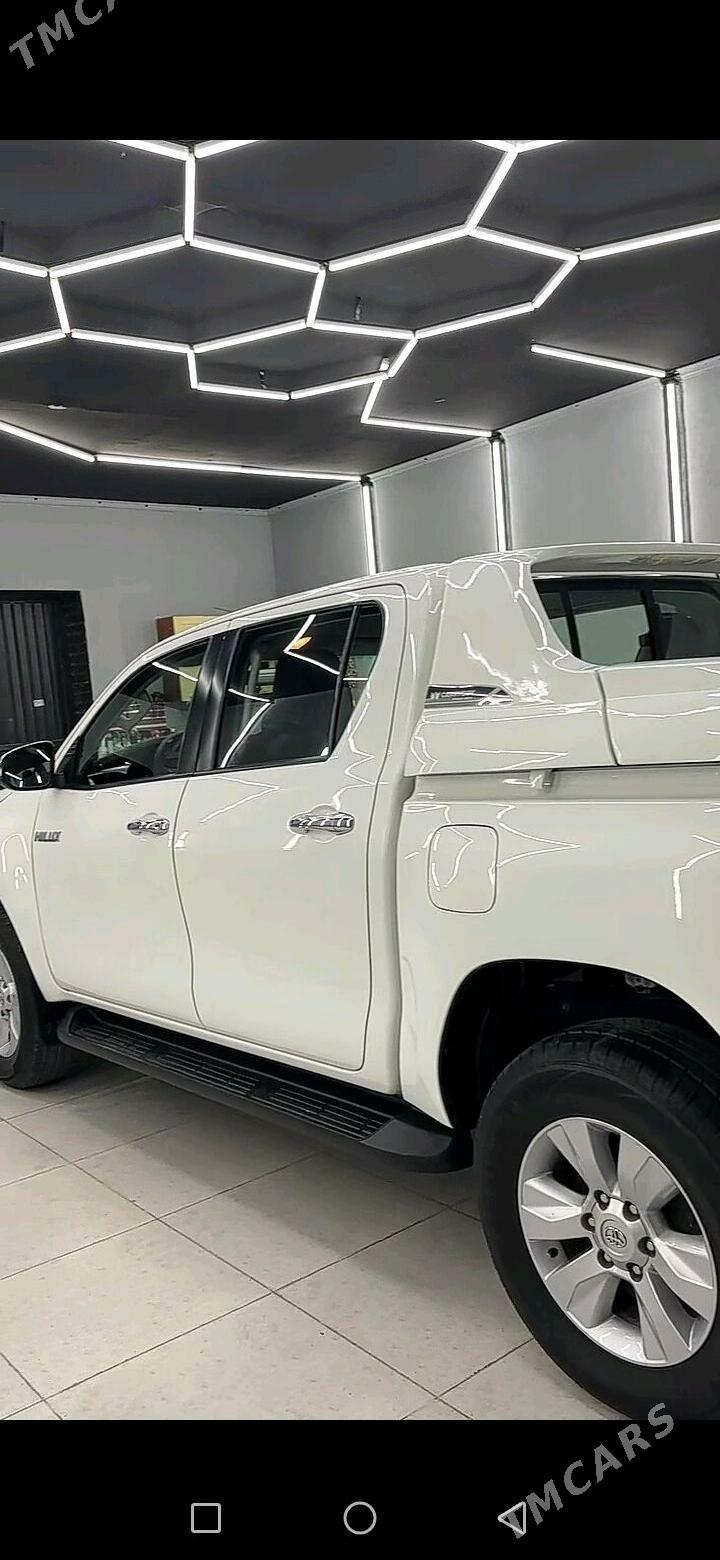 Toyota Hilux 2016 - 470 000 TMT - Чарджоу - img 3