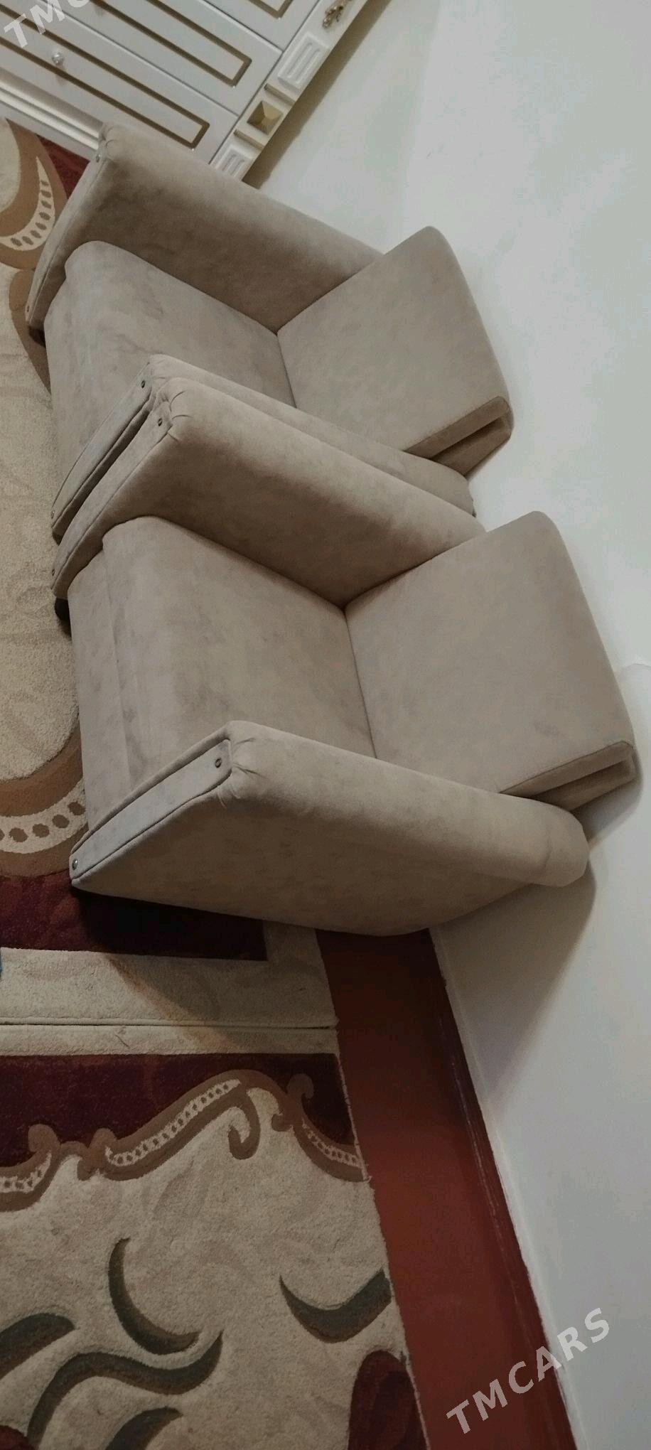 KRESLE. - 30 mkr - img 2