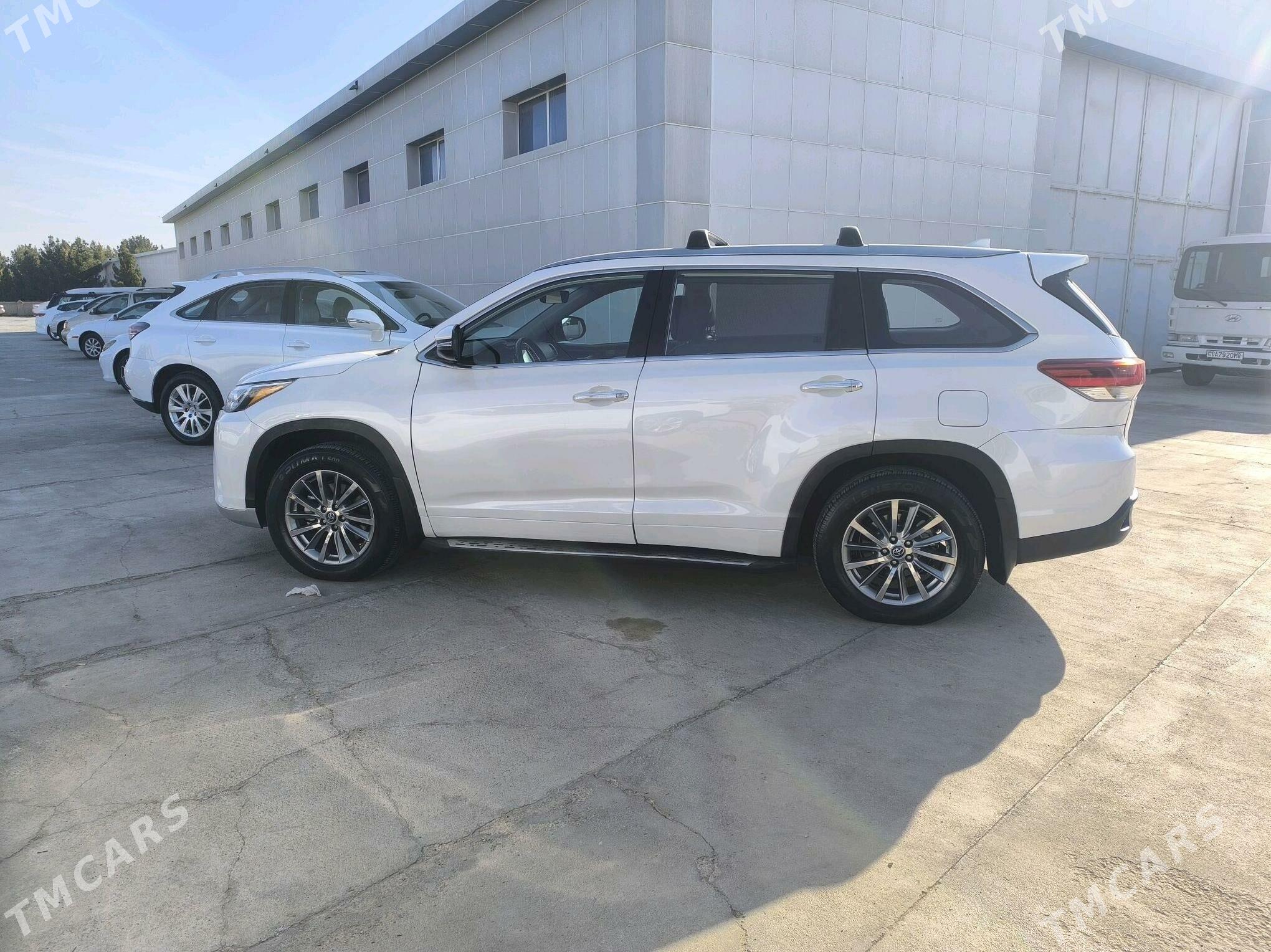 Toyota Highlander 2018 - 460 000 TMT - Ашхабад - img 4