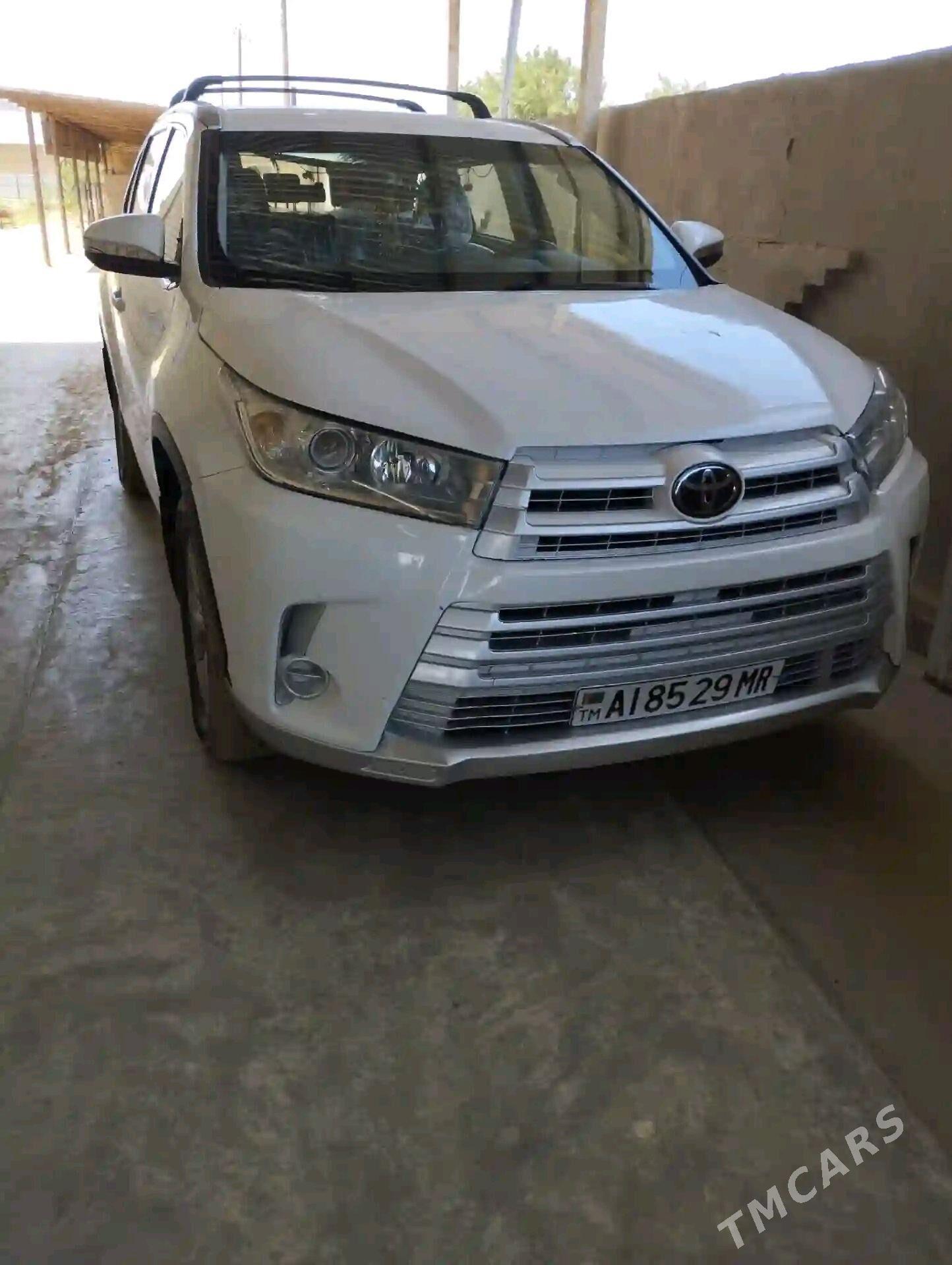 Toyota Highlander 2019 - 370 000 TMT - Мары - img 3