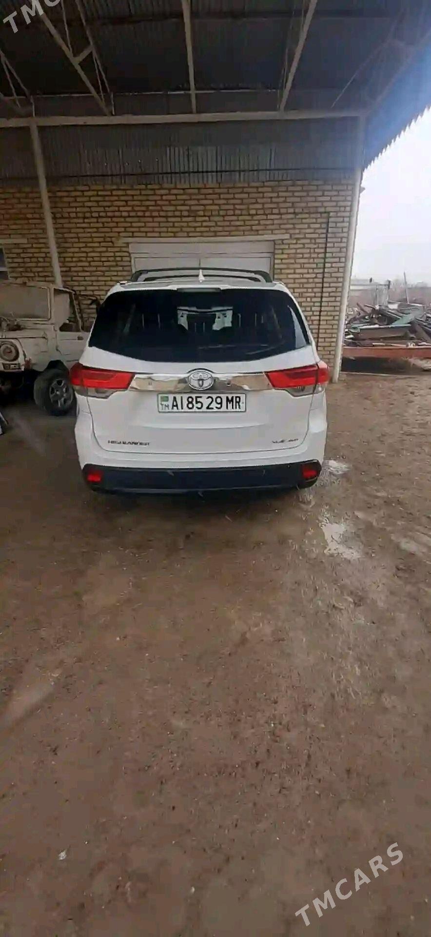 Toyota Highlander 2019 - 370 000 TMT - Мары - img 2