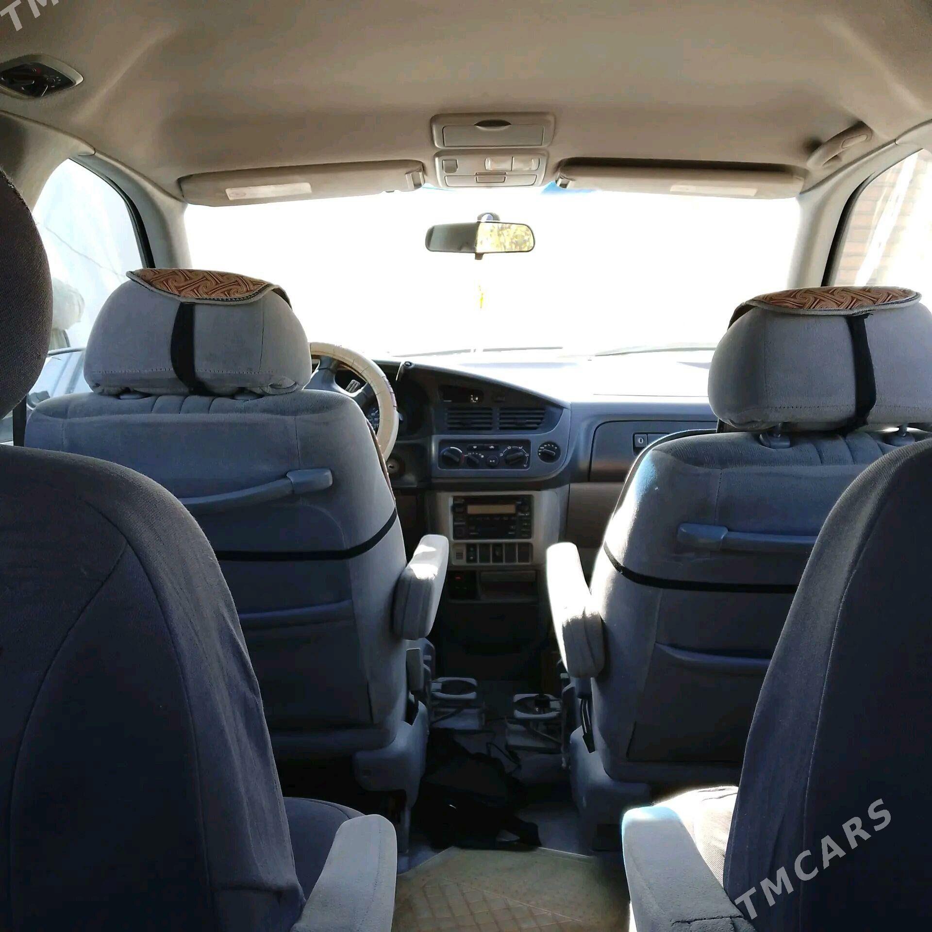 Toyota Sienna 2002 - 195 000 TMT - Байрамали - img 4