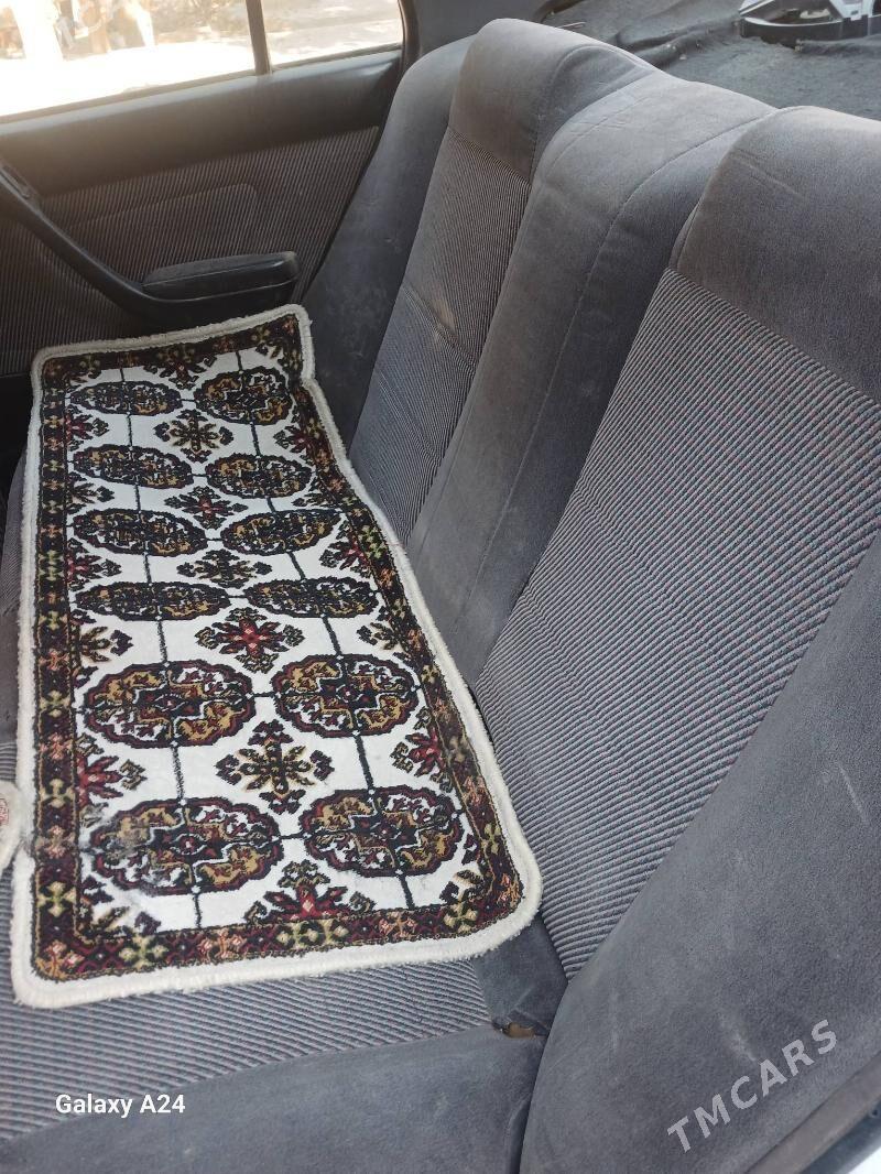 Toyota Corona 1994 - 50 000 TMT - Магданлы - img 5