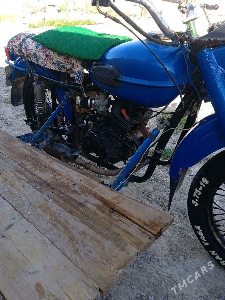 Iž Planeta 1999 - 7 000 TMT - Бахарден - img 5