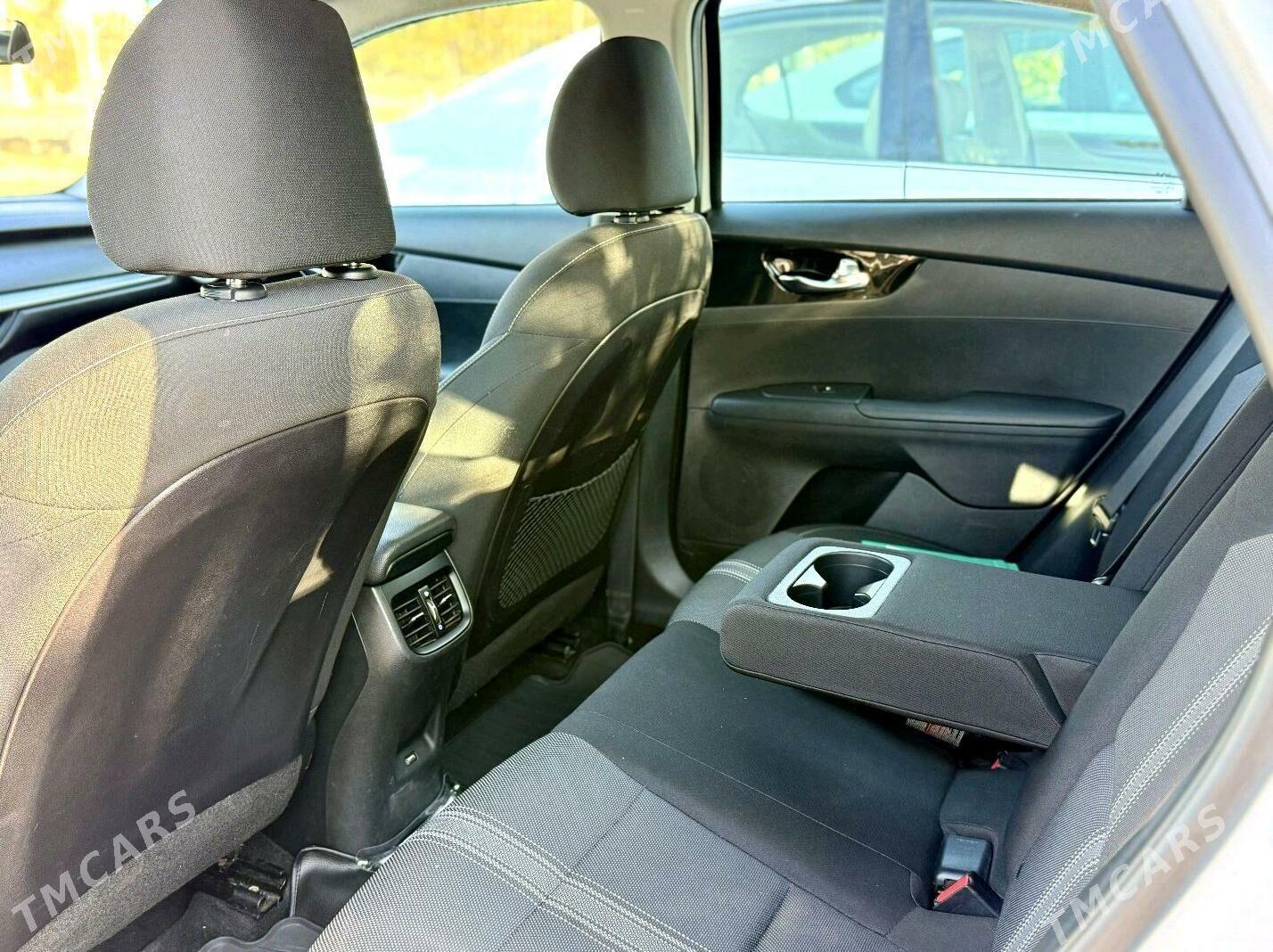 Kia Forte 2022 - 235 000 TMT - Büzmeýin - img 6