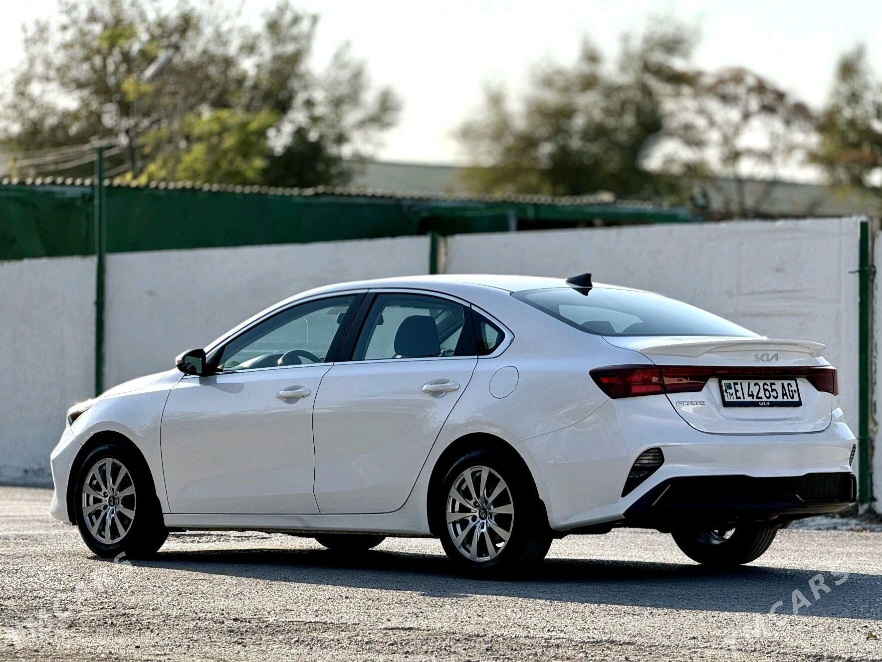 Kia Forte 2022 - 235 000 TMT - Büzmeýin - img 4