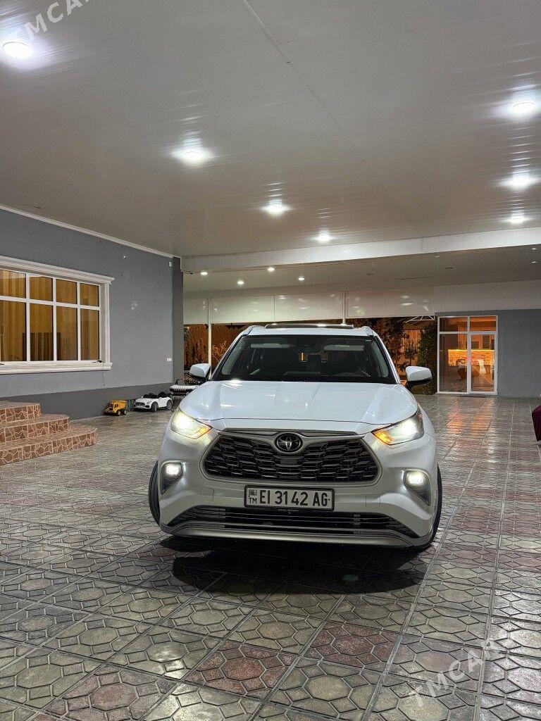 Toyota Highlander 2022 - 620 000 TMT - Aşgabat - img 4