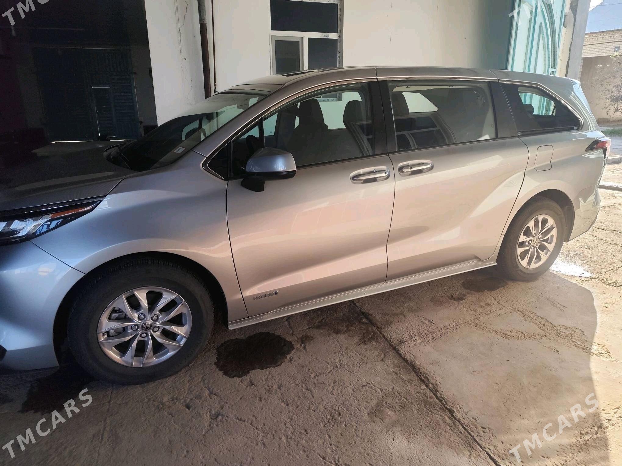 Toyota Sienna 2021 - 495 000 TMT - Дянев - img 2