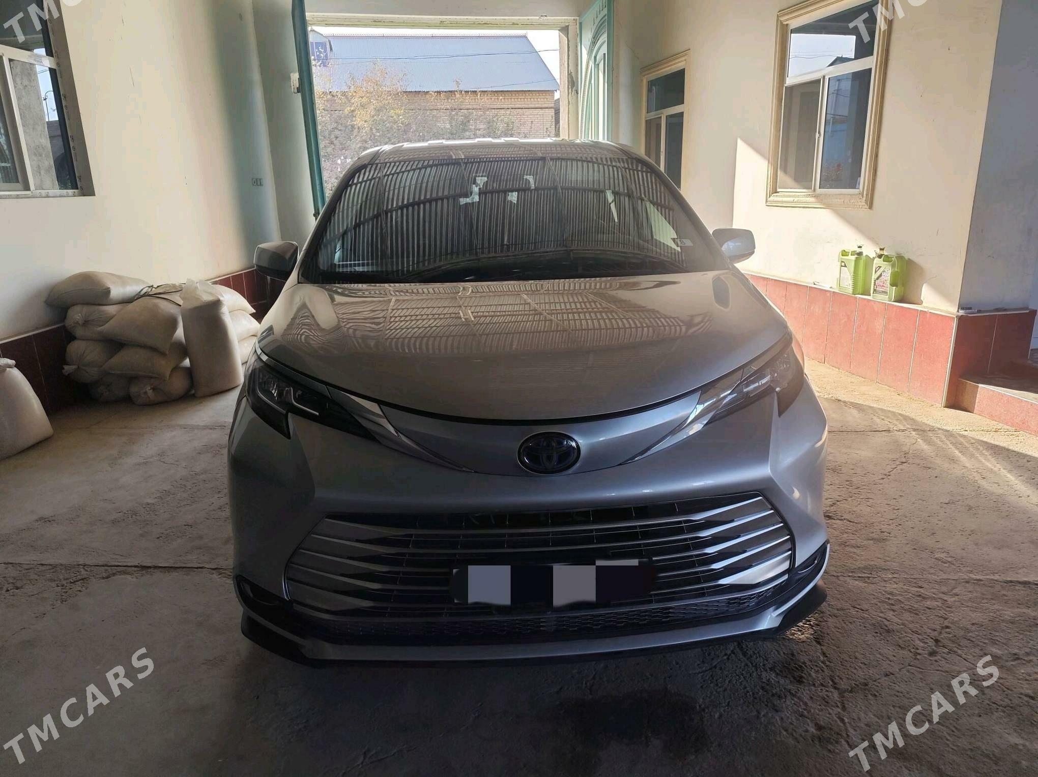 Toyota Sienna 2021 - 495 000 TMT - Дянев - img 3