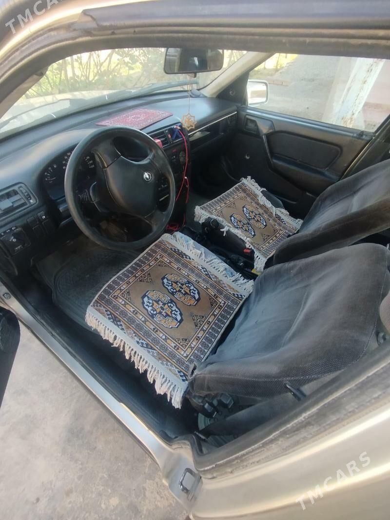 Opel Vectra 1992 - 45 000 TMT - Мары - img 1
