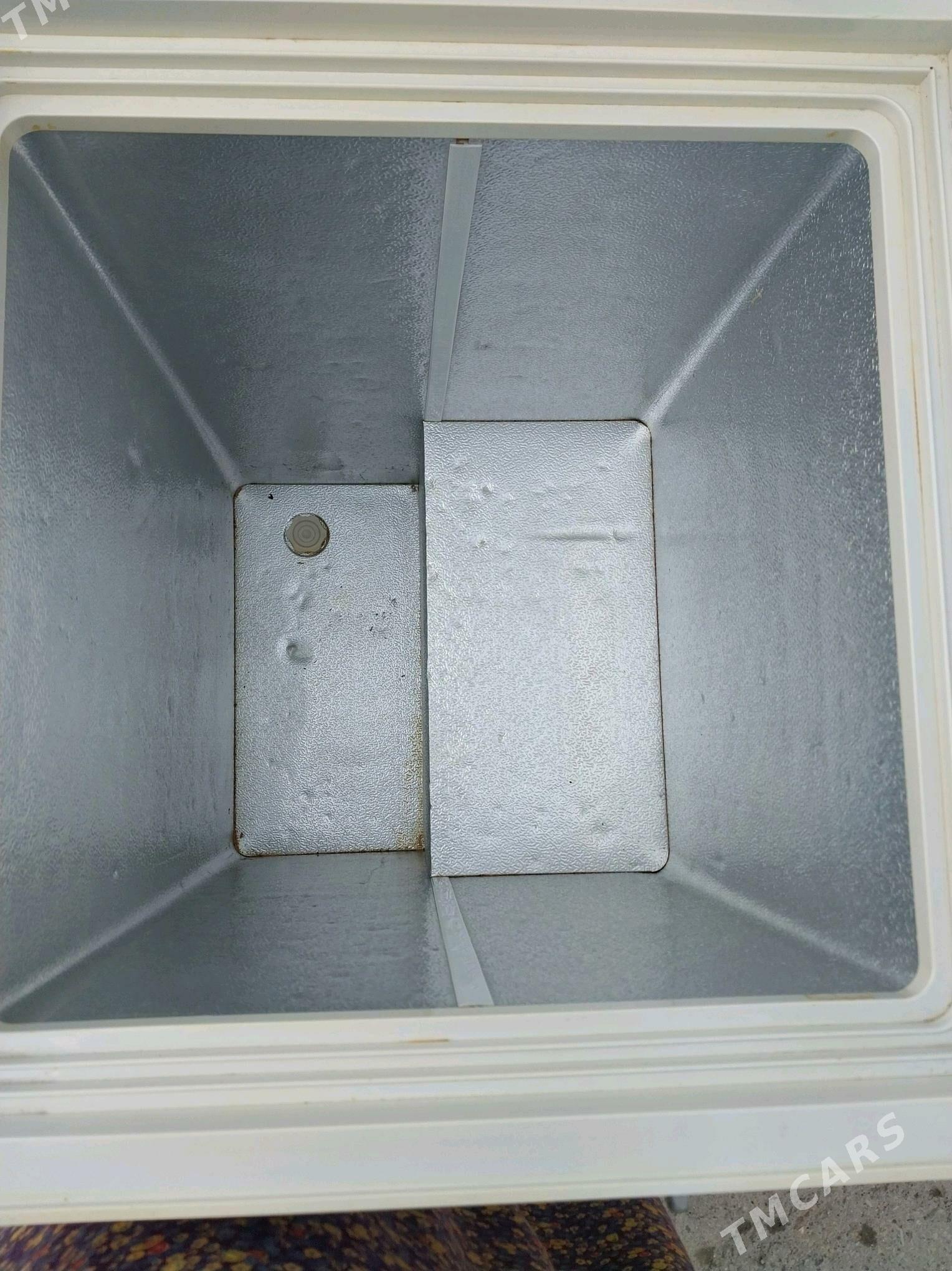 MOROZILNIK KICHI INDESIT - Köşi - img 3