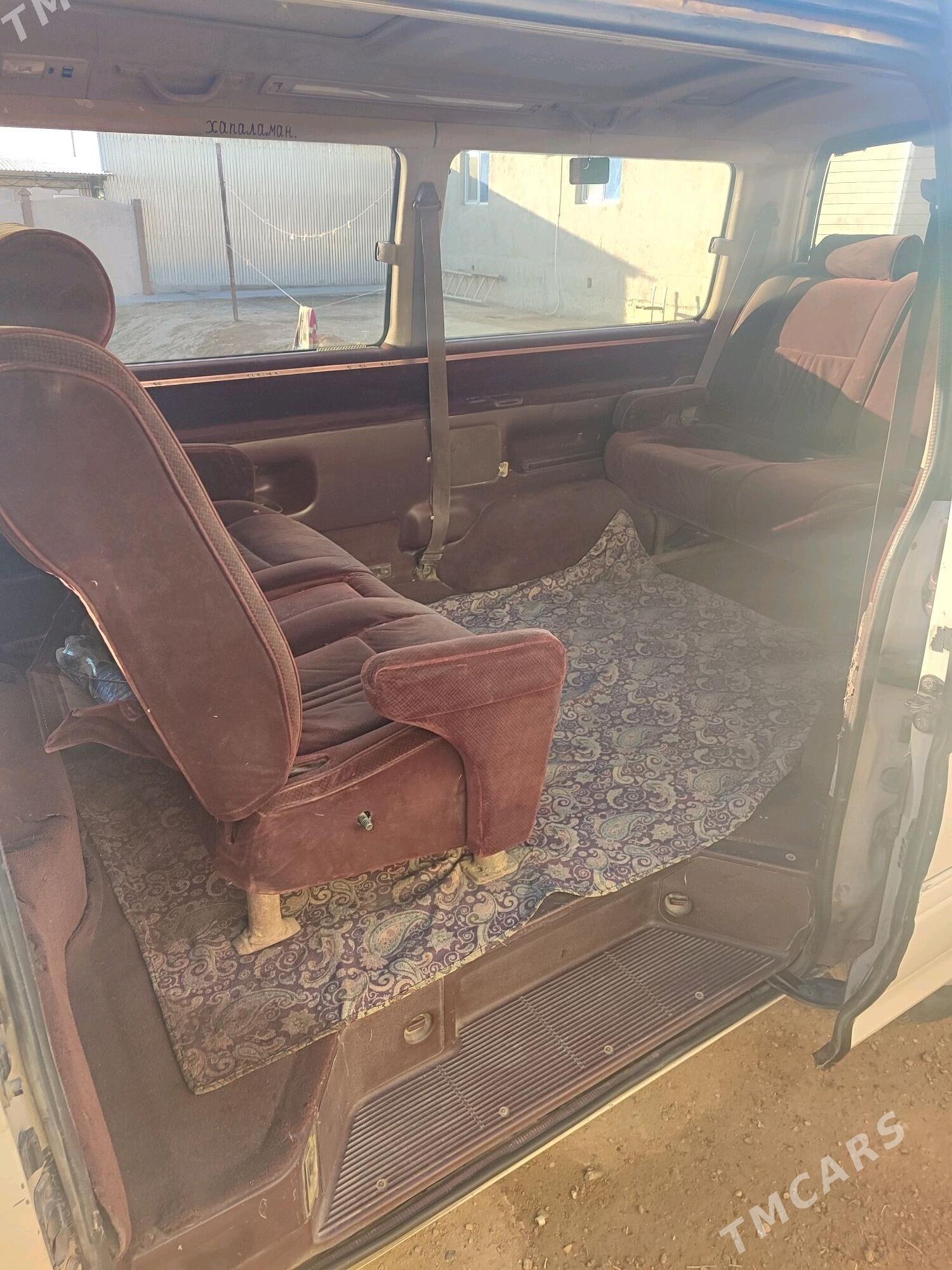 Toyota Hiace 1993 - 70 000 TMT - Мары - img 6