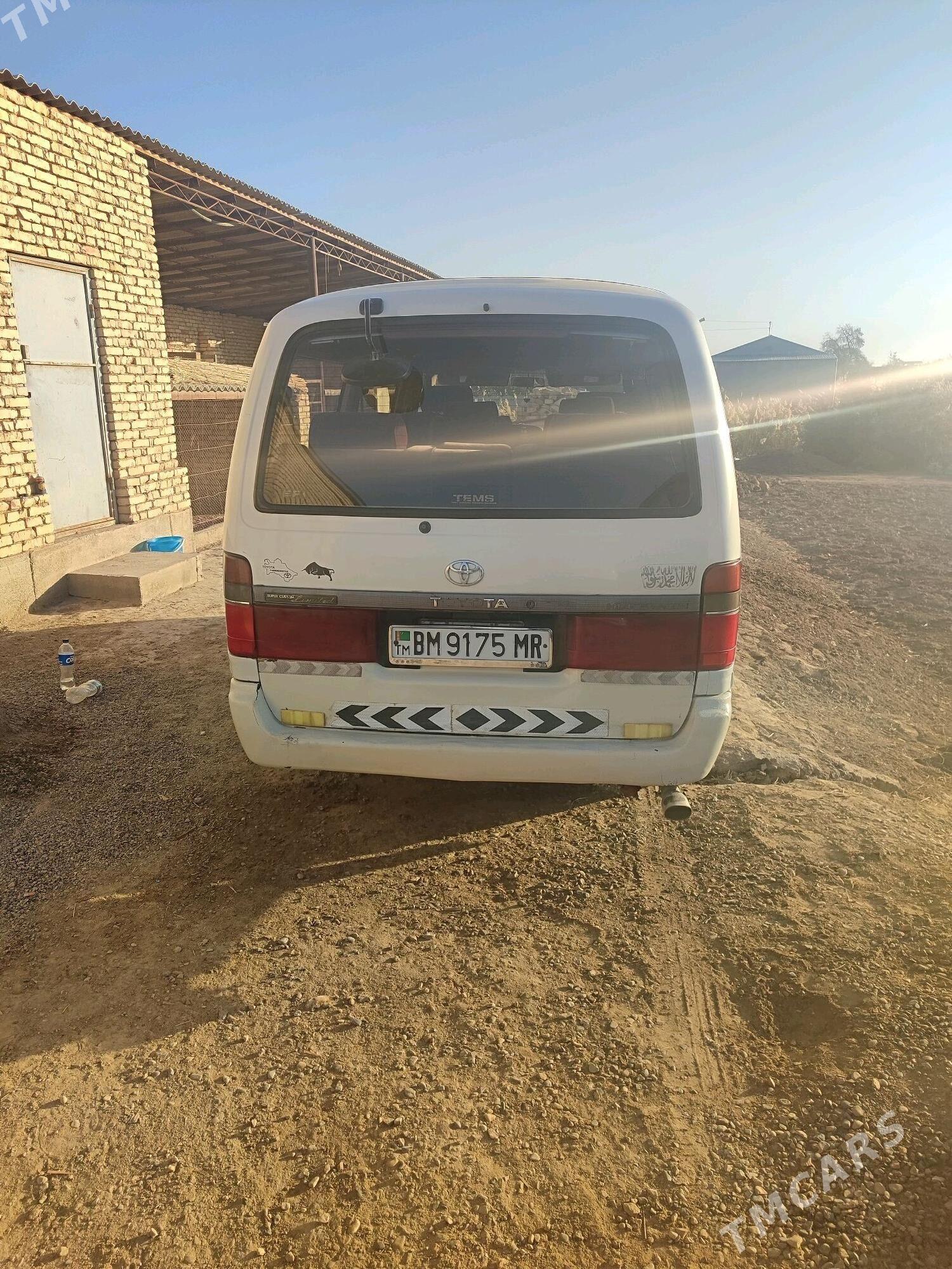 Toyota Hiace 1993 - 70 000 TMT - Мары - img 4