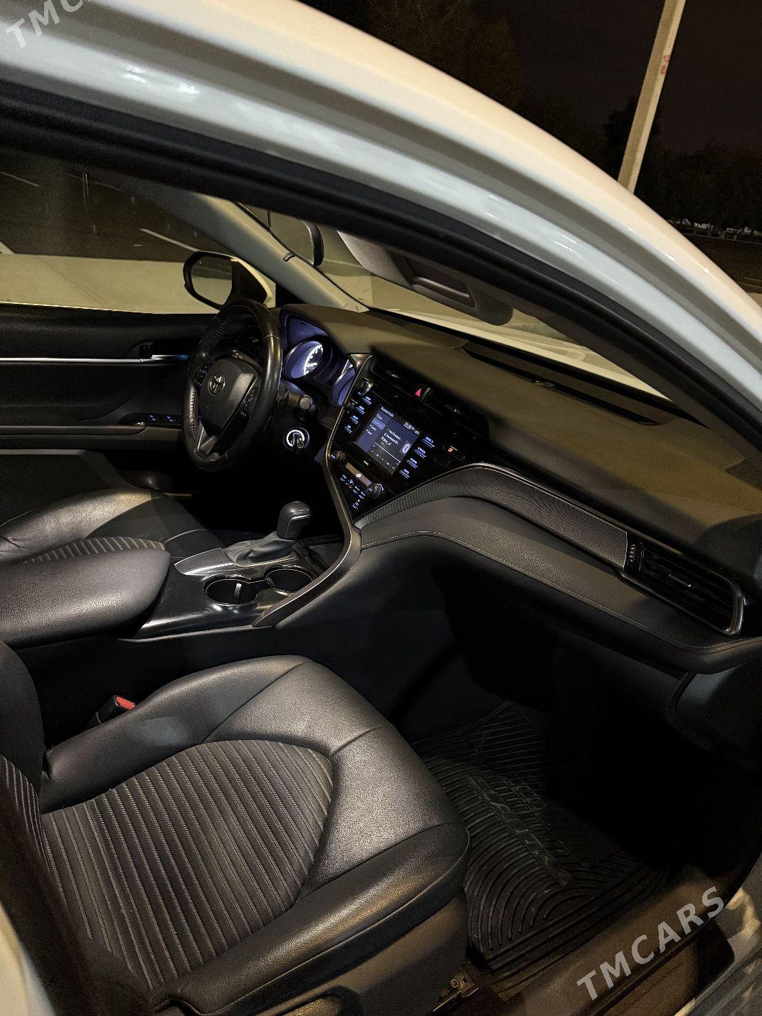 Toyota Camry 2020 - 290 000 TMT - Бузмеин - img 9