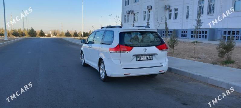 Toyota Sienna 2011 - 290 000 TMT - Ашхабад - img 2