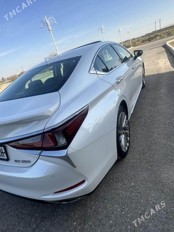 Lexus ES 350 2019 - 460 000 TMT - Кака - img 5
