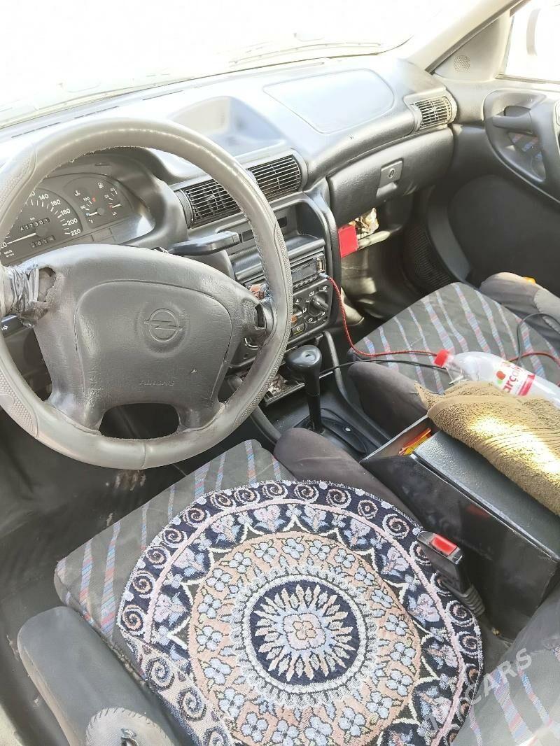 Opel Astra 1996 - 55 000 TMT - Бахарден - img 3