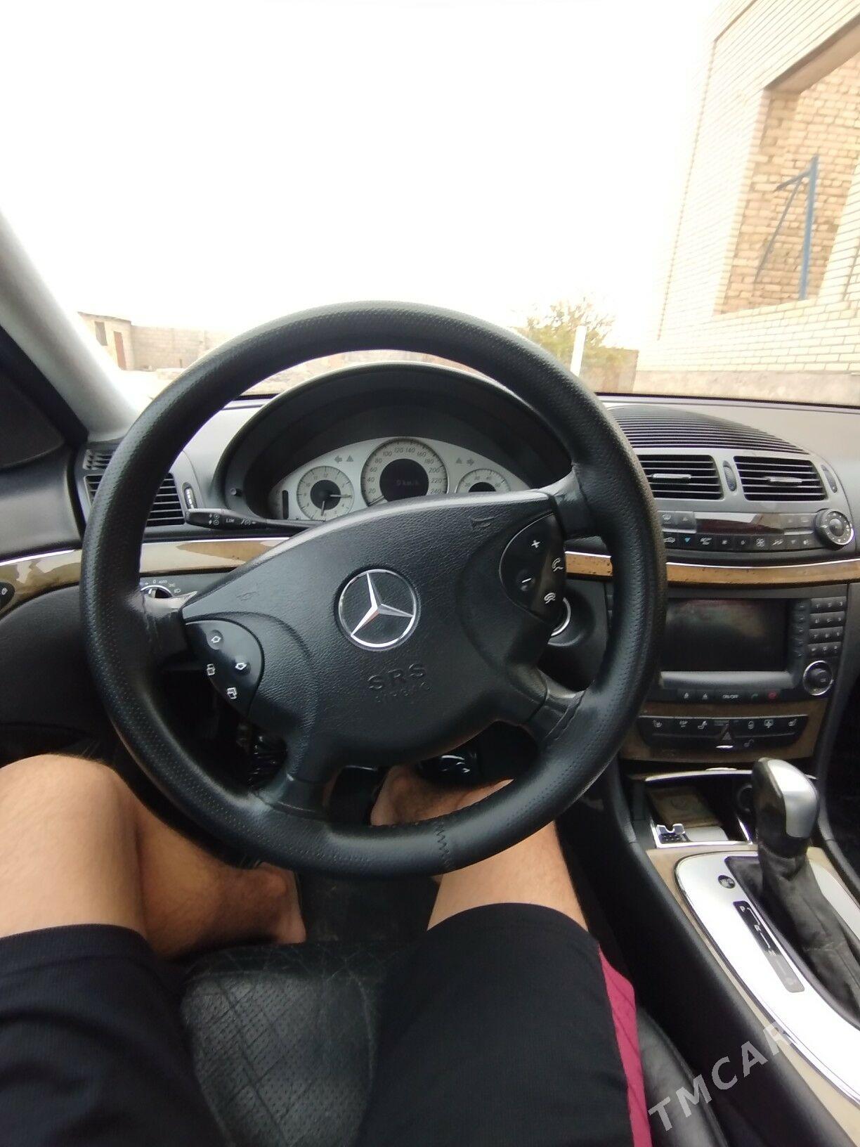 Mercedes-Benz E320 2003 - 170 000 TMT - Gyzylarbat - img 4