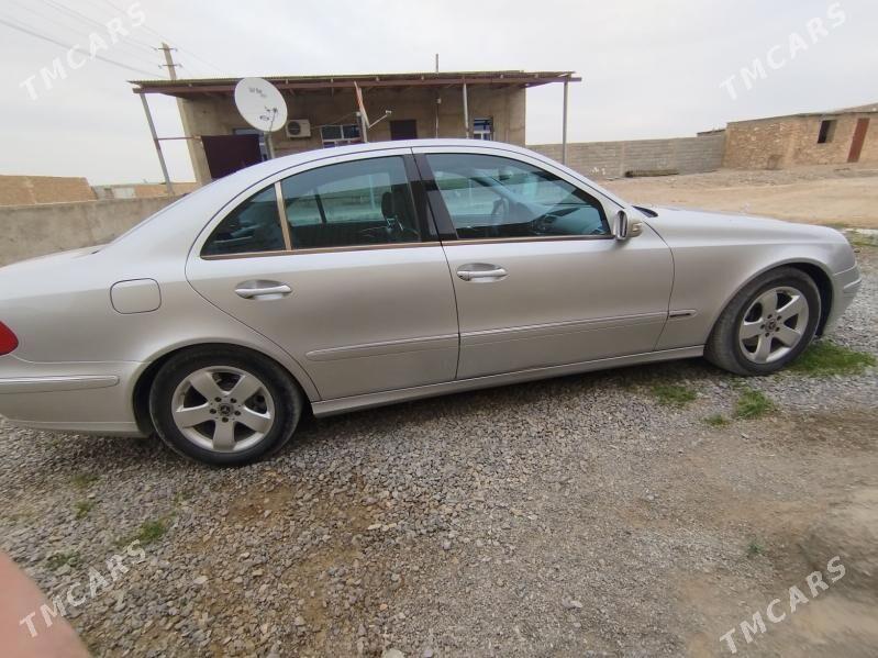 Mercedes-Benz E320 2003 - 170 000 TMT - Gyzylarbat - img 5