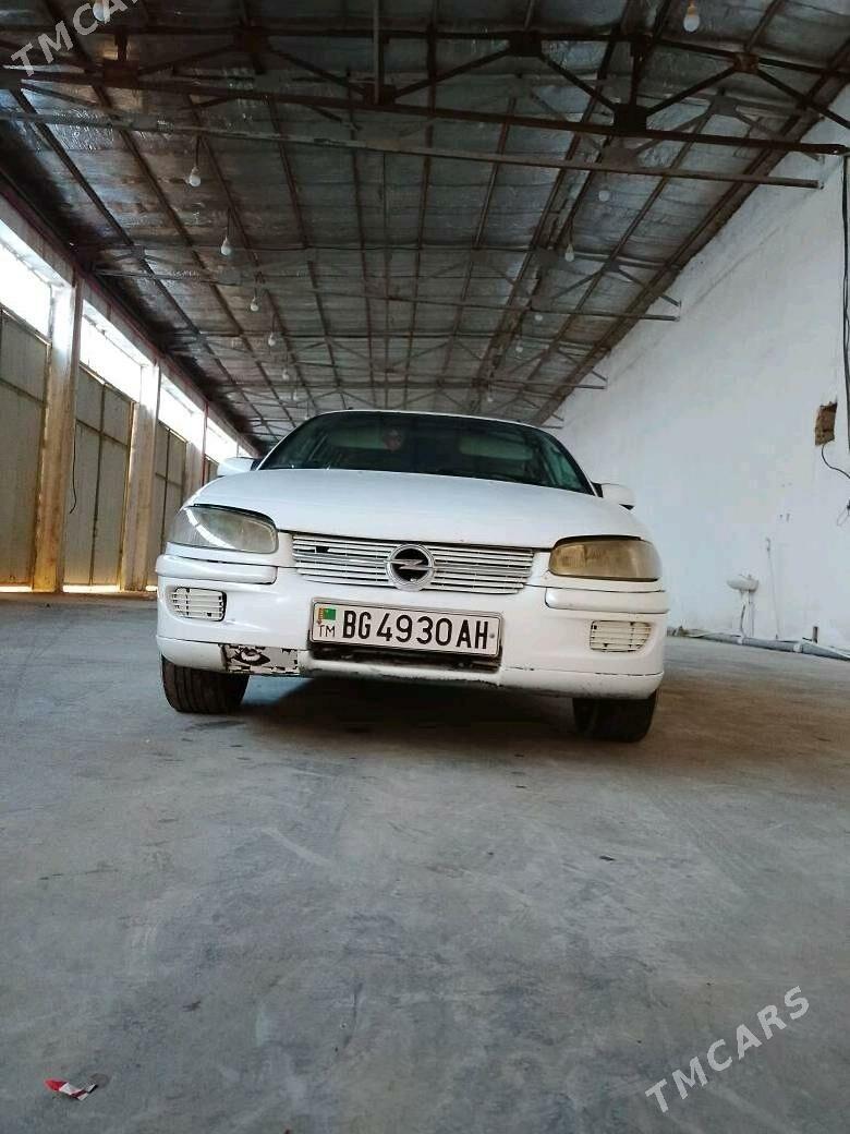 Opel Omega 1999 - 40 000 TMT - Анев - img 5