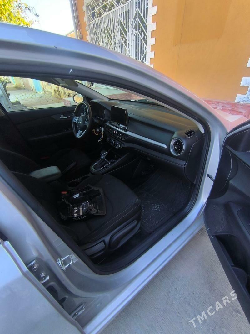Kia Forte 2021 - 200 000 TMT - Теджен - img 3