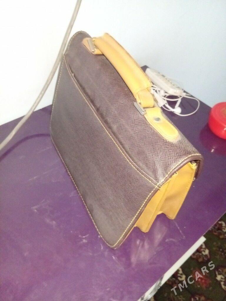 Elde goterilyan barsetka - Podwoýski köç. (Bitarap Türkmenistan şaýoly) - img 3