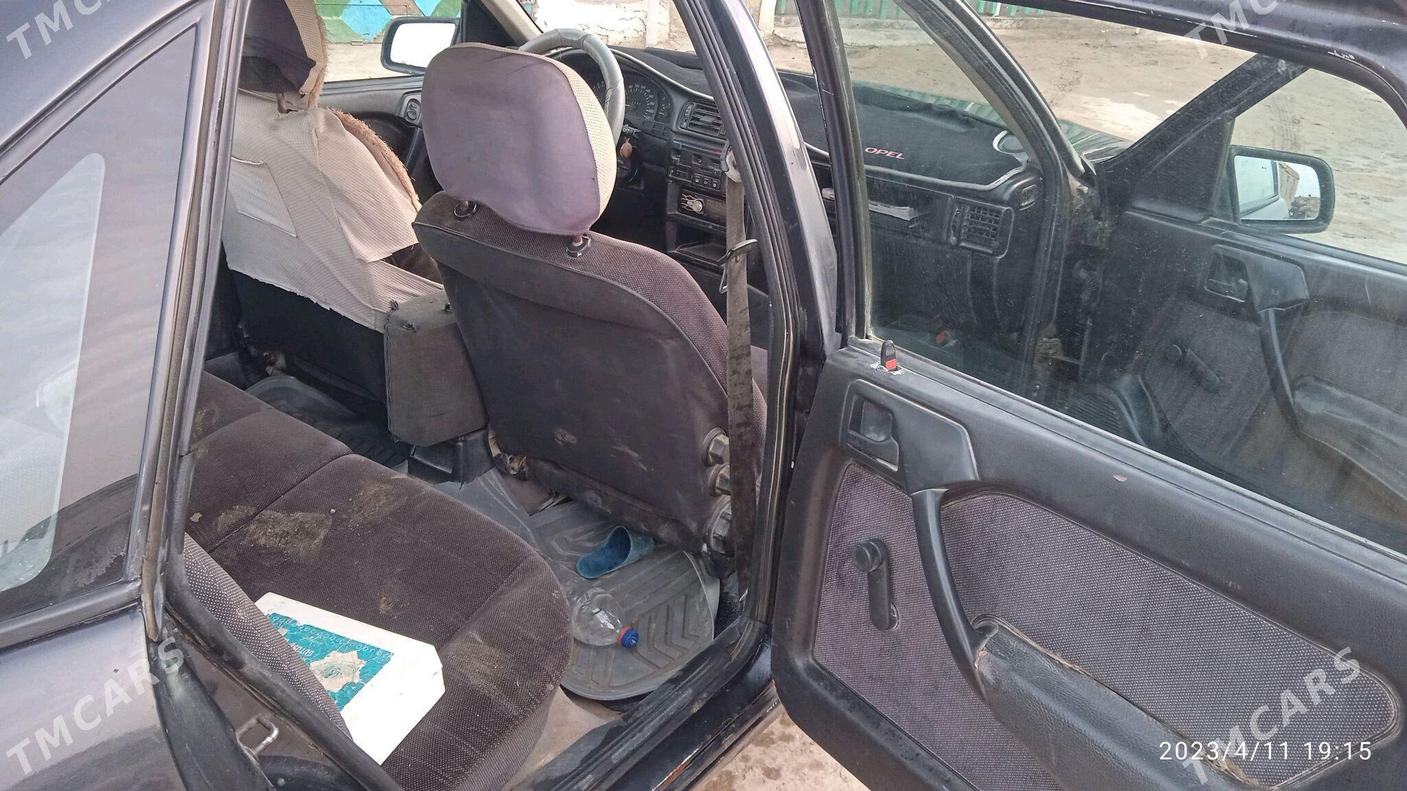 Opel Vectra 1992 - 30 000 TMT - Этрек - img 4