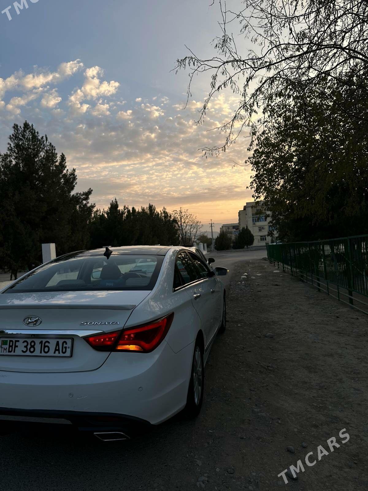 Hyundai Sonata 2010 - 180 000 TMT - Бузмеин - img 4