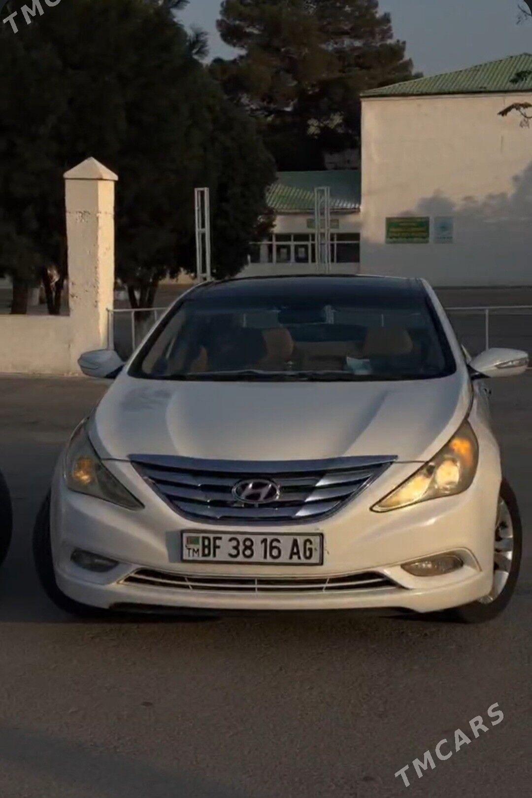 Hyundai Sonata 2010 - 180 000 TMT - Бузмеин - img 2